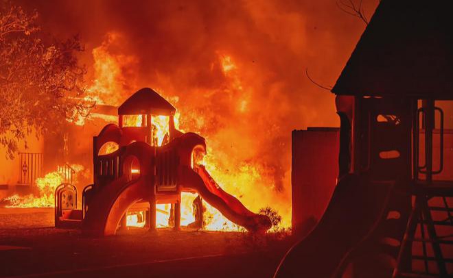 美国洛杉矶这场大火,让国人似乎又看到了当年八国联