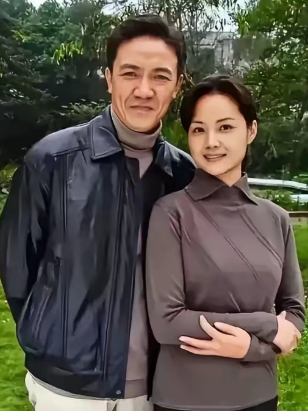 左边是李幼斌英气十足右边那位气质优雅端庄秀丽的演员是谁呢?