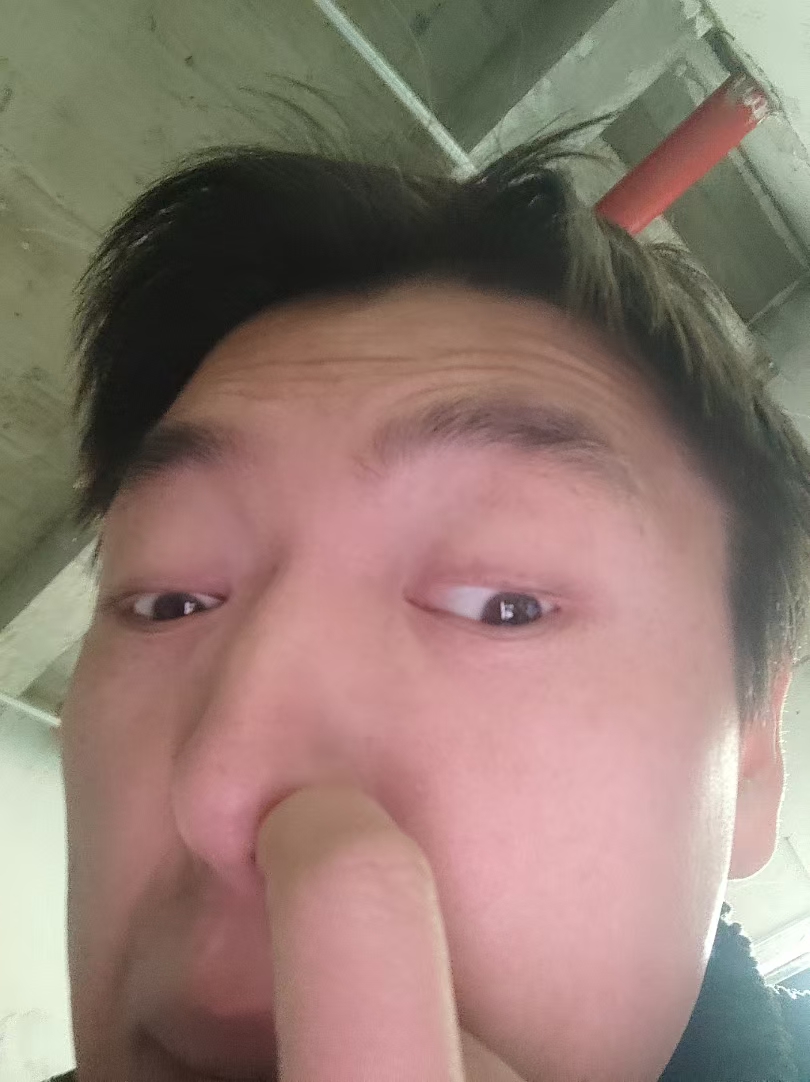 那我就发点更丑的自拍!