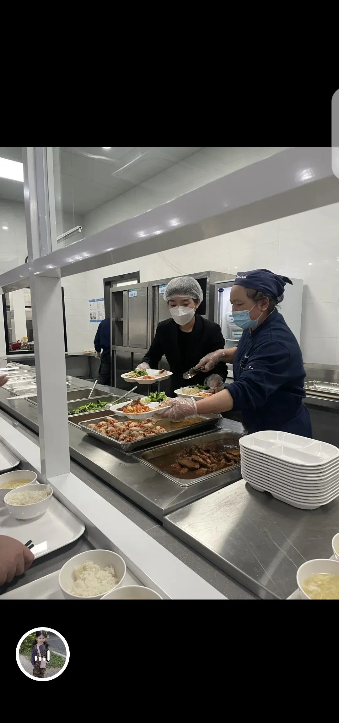 随着刀郎团队人手越来越多,那么多人吃饭还真是个大麻烦