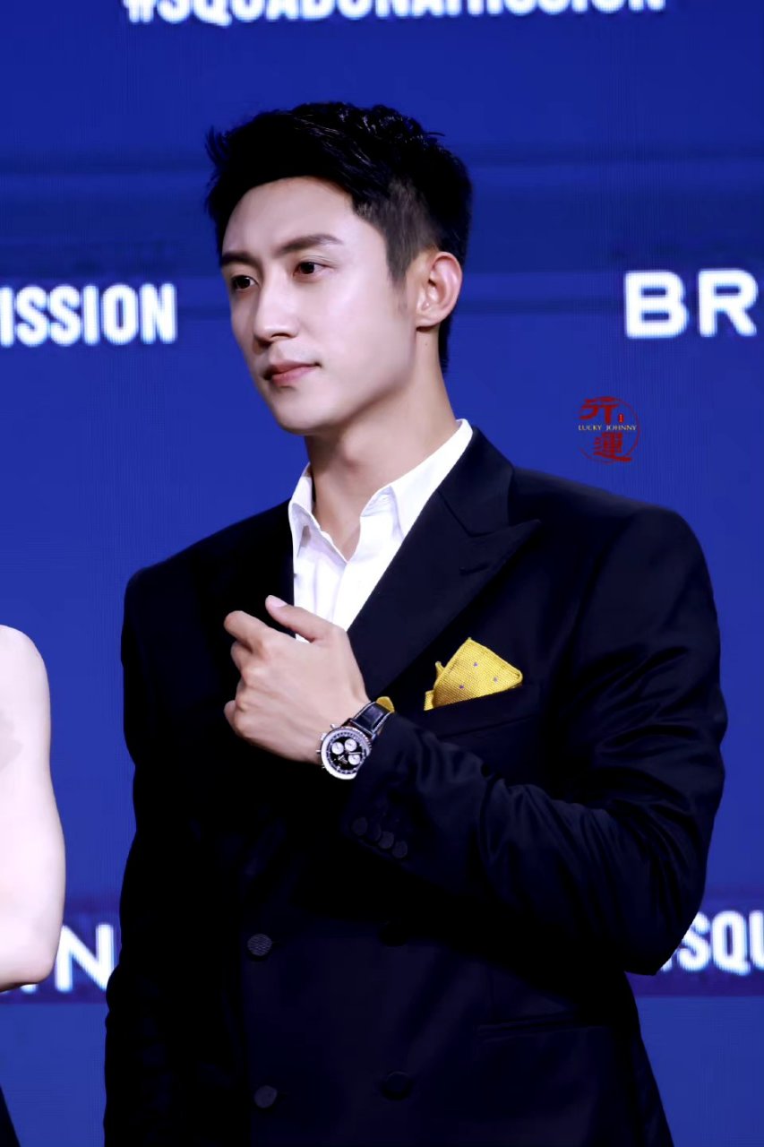 我现在的表情只有这个090909  代言对黄景瑜