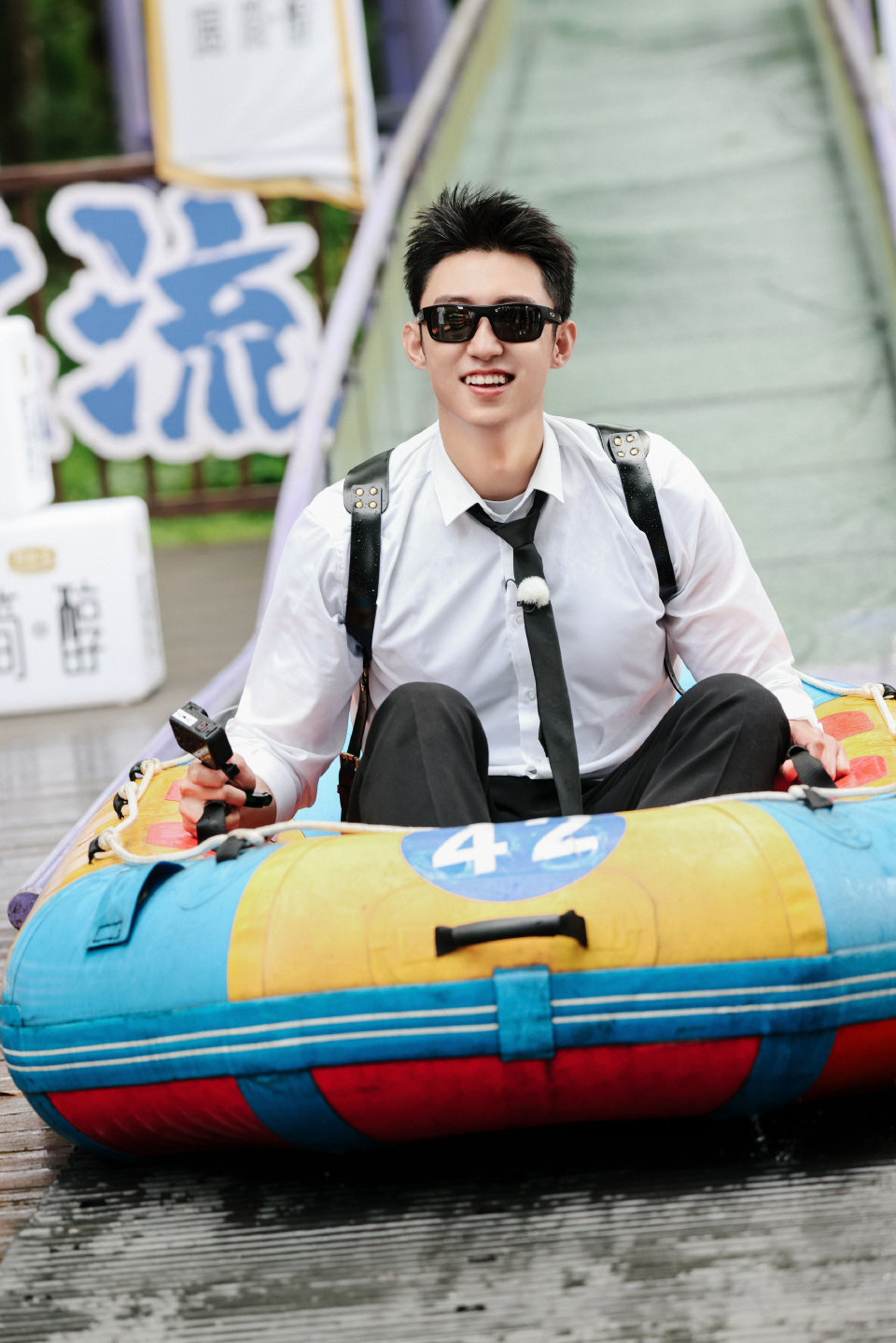 2023黄景瑜六月行程全记录: 6.1吉林剧组搬砖 6.