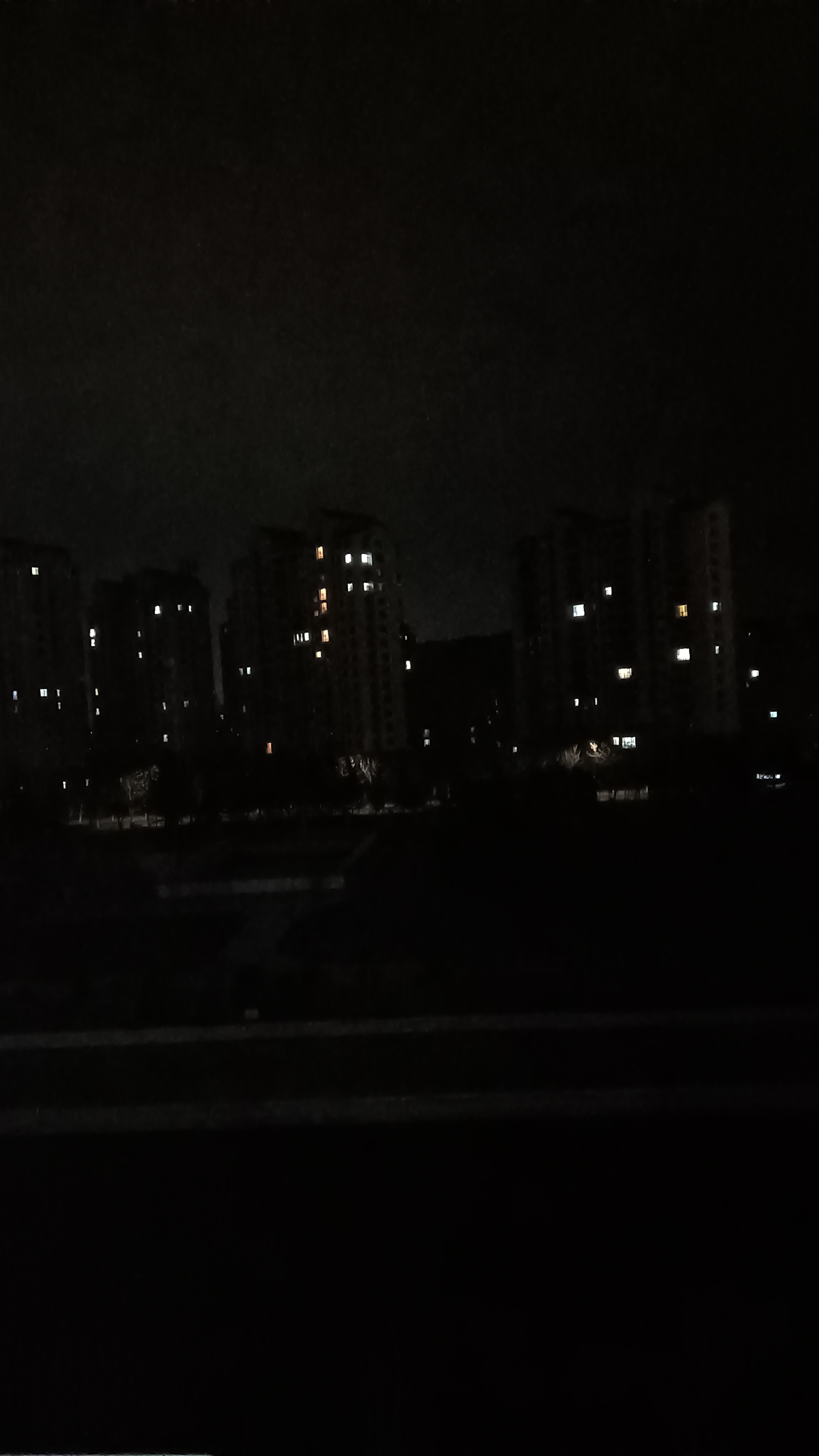 天台图片真实黑夜不带字的夜晚图片夜晚的窗口图片晚上的楼大晚上外面