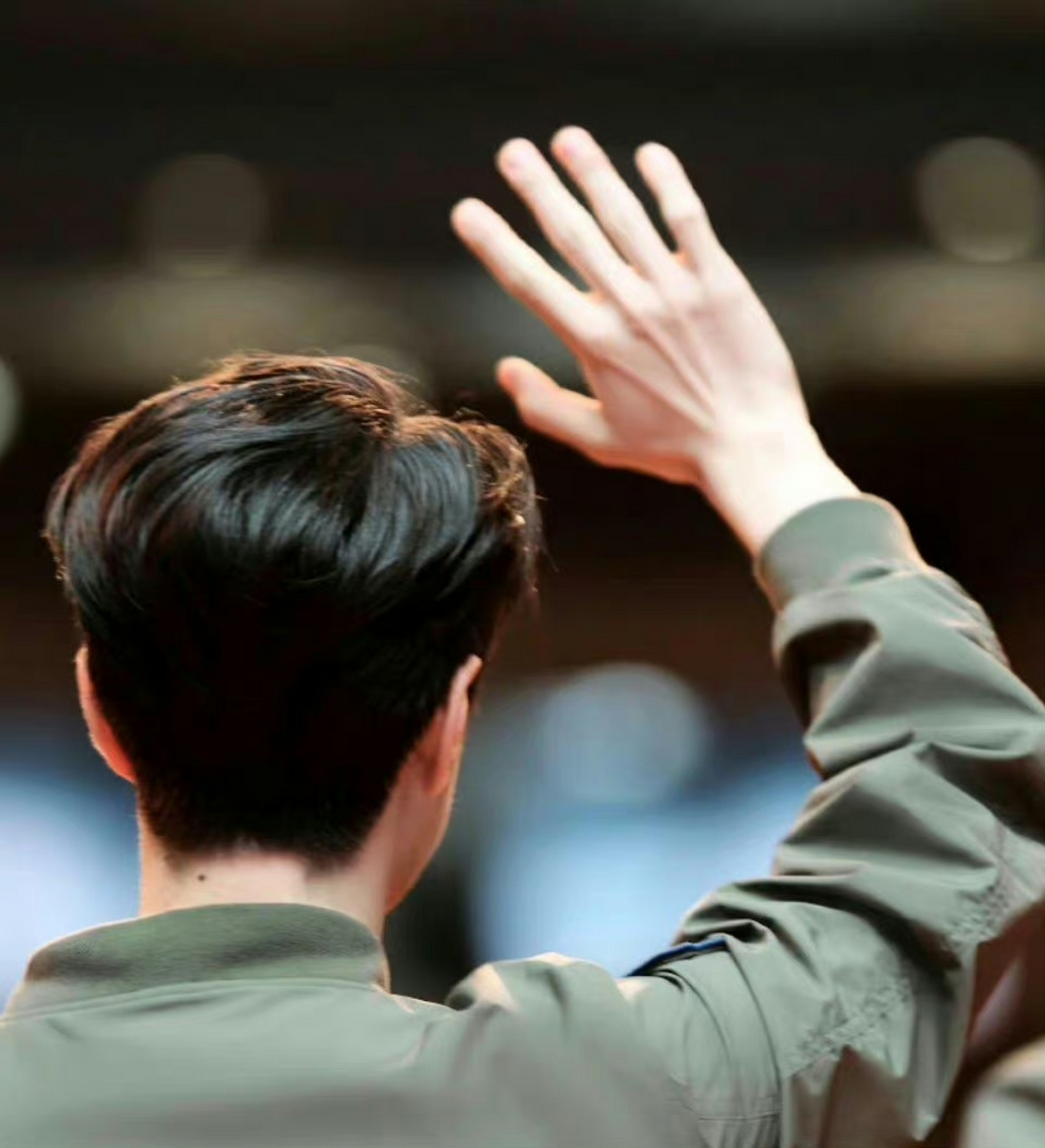 萌呼呼滴后脑勺#王一博# 谁不喜欢呢?[得意][得意][得意]