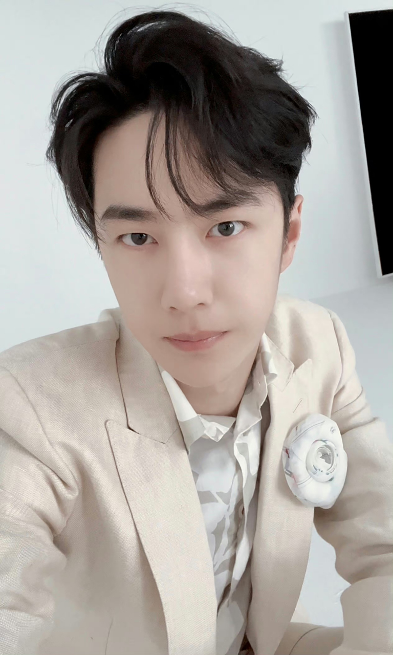 精致白牡丹#王一博# 哈哈哈哈!