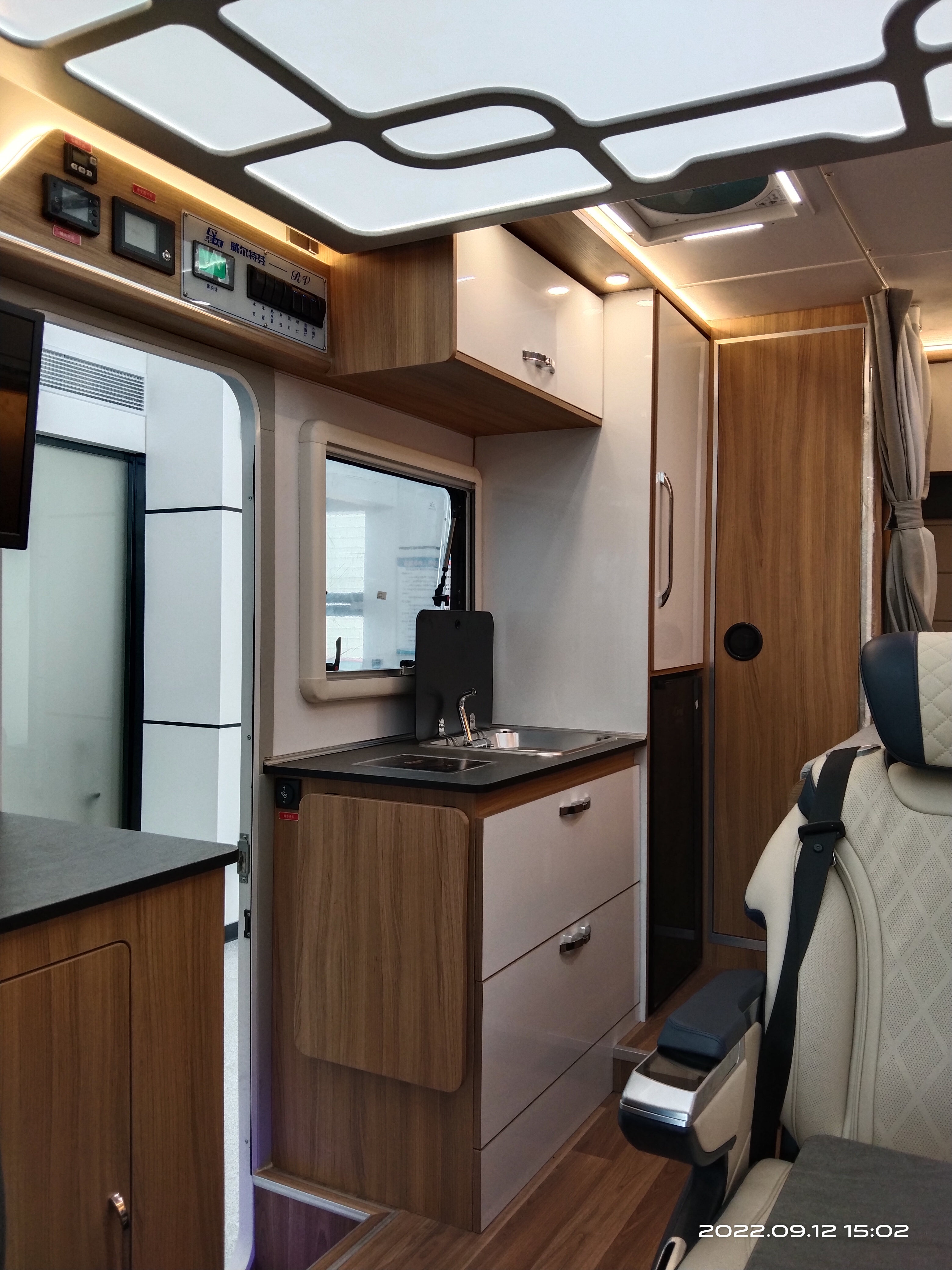 新款v90c型房车,航空座椅 电动吊床都给您安排上