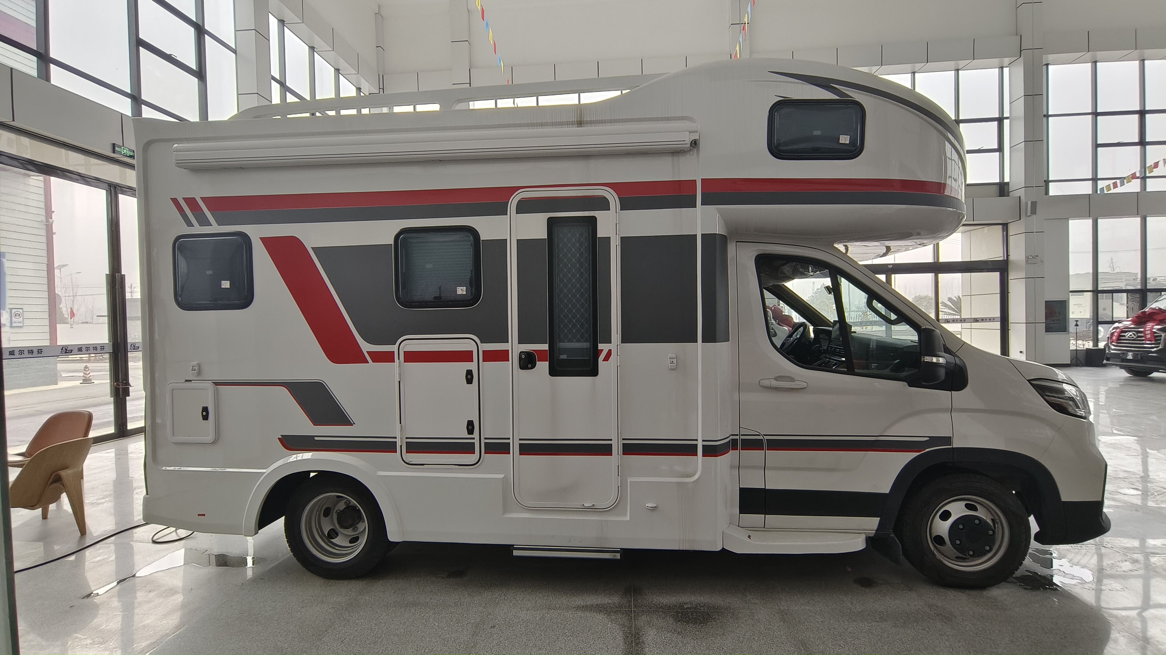 v90大额头c型房车,升级后华丽亮相,配置丰富,当然性价比也高.