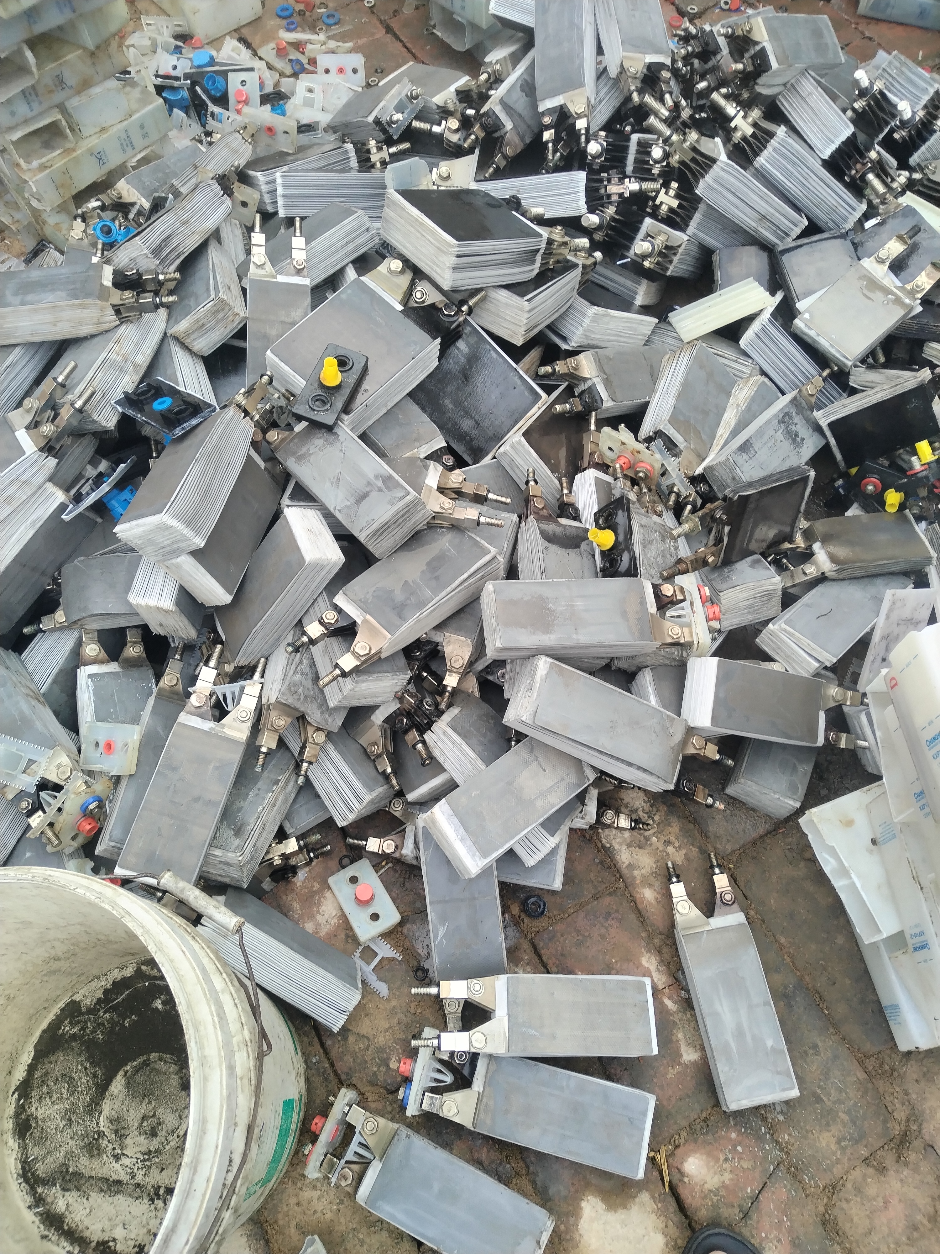 哈密!电瓶回收 哈密!电瓶回收