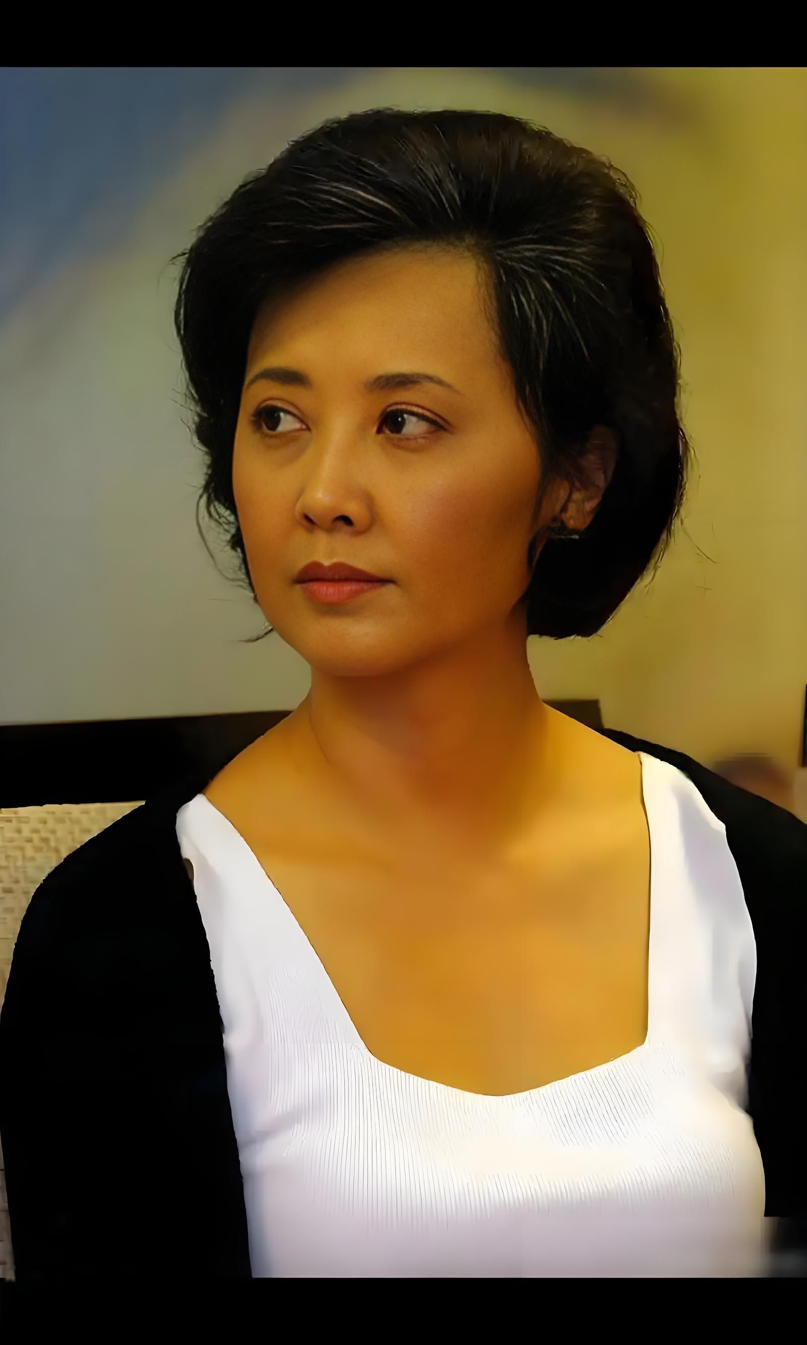 朱琳:岁月凝香,影视星河中的诗意女神