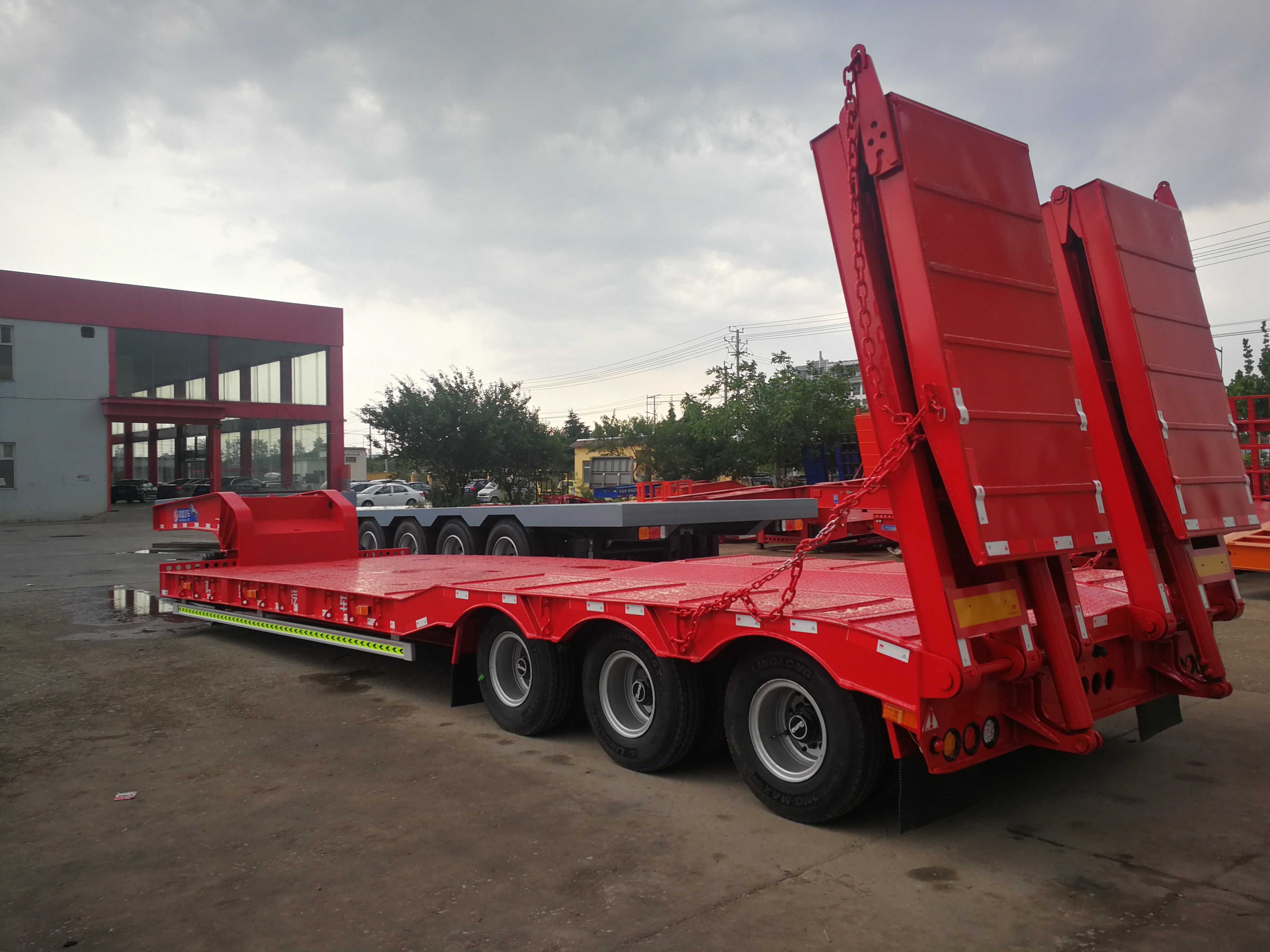 工程机械挖掘机运输半挂车