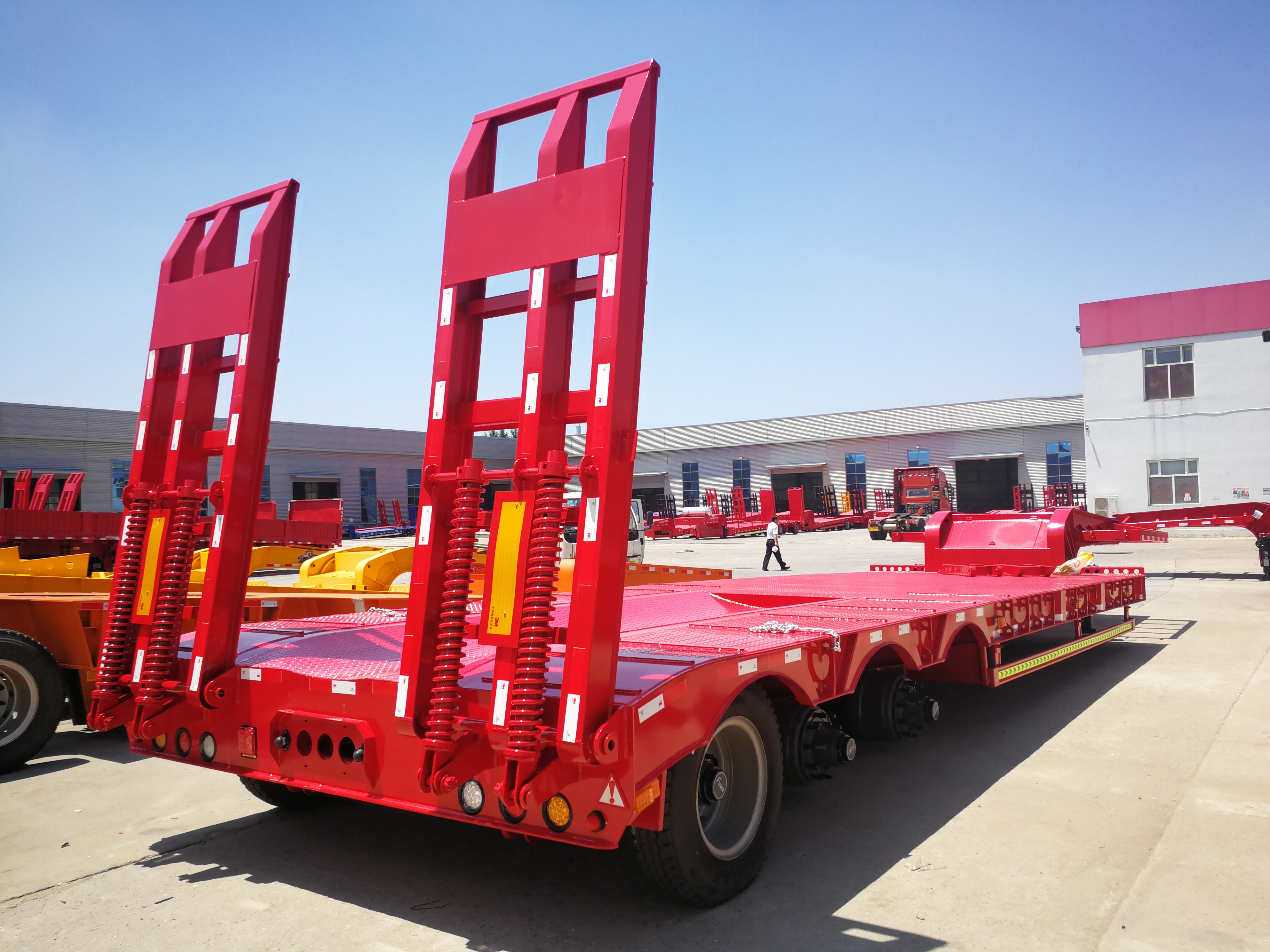 工程机械挖掘机运输半挂车