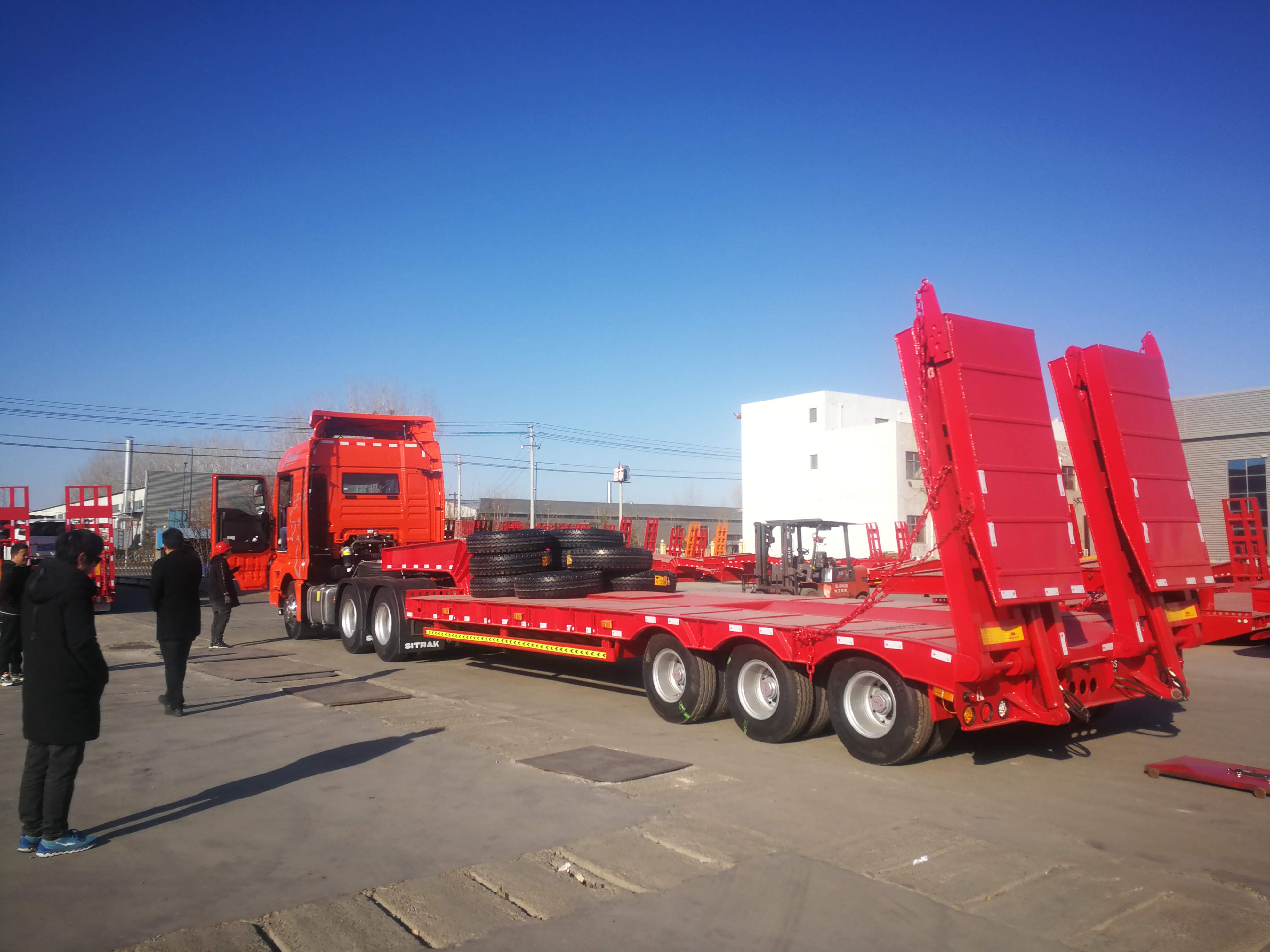 工程机械挖掘机运输半挂车