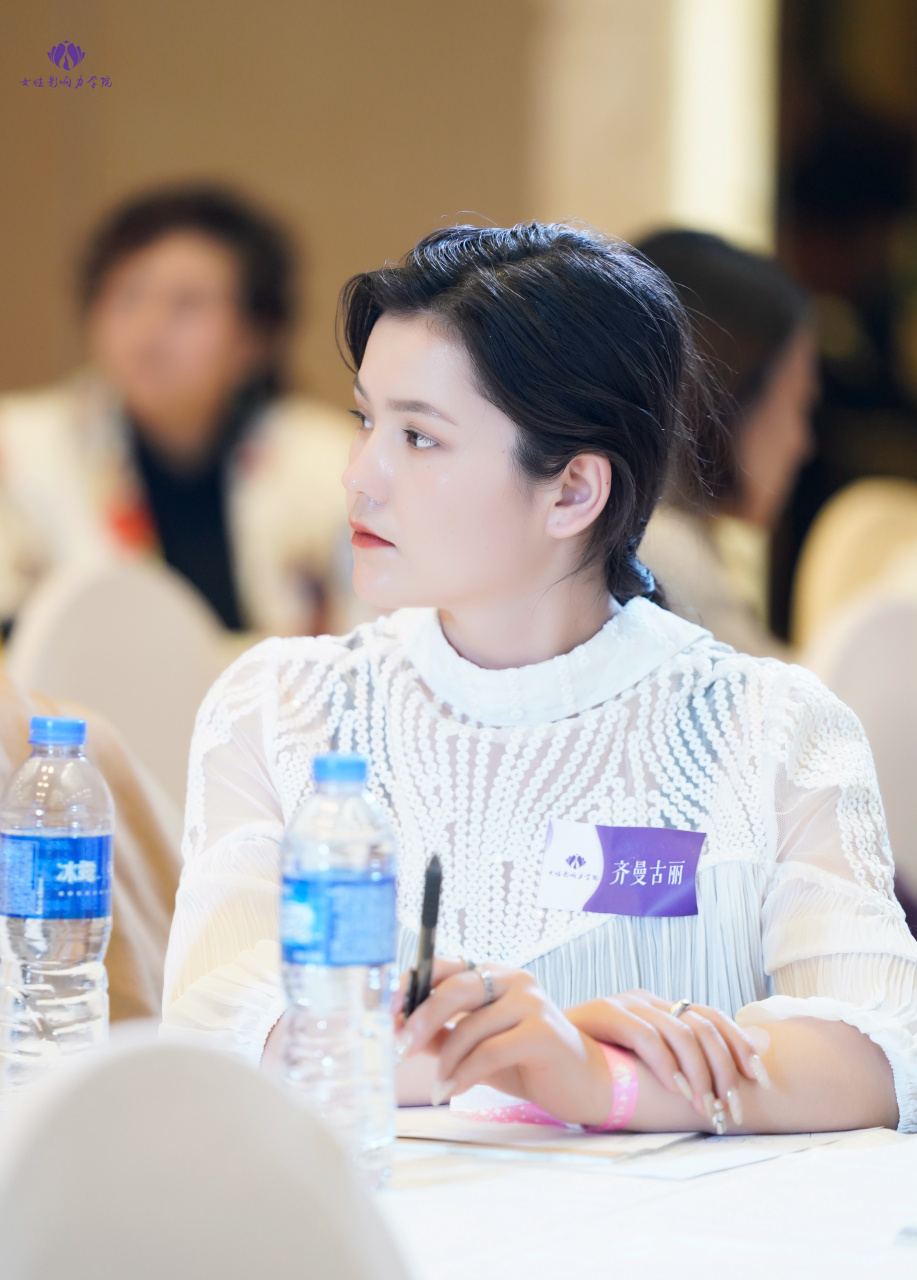 广州欧曼雅商贸有限公司# 21岁董事长齐曼古丽·热木图拉 从农村走