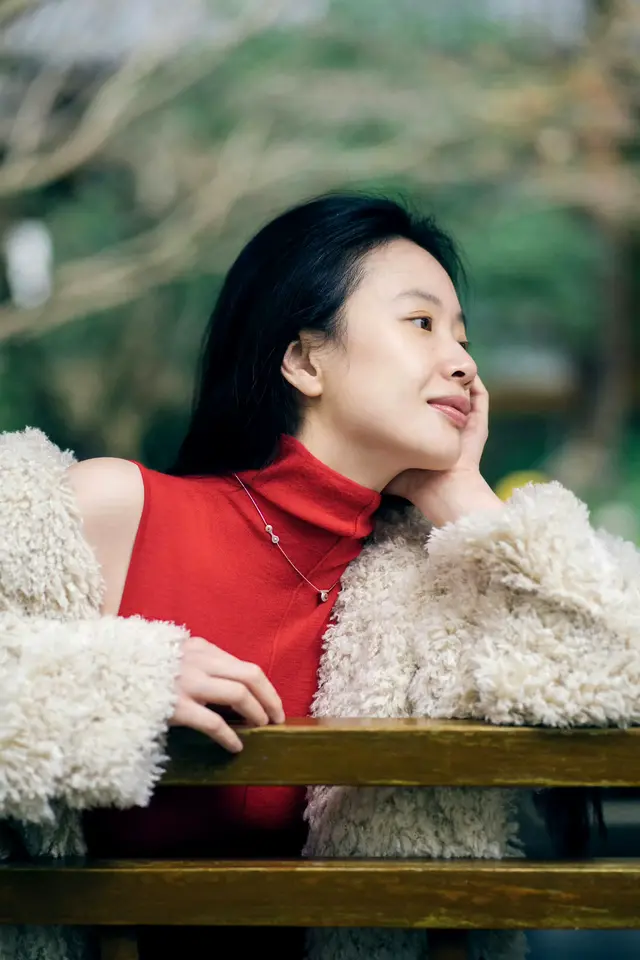 她是唯一不穿内衣穿裙子,依然讨人喜欢的女星!