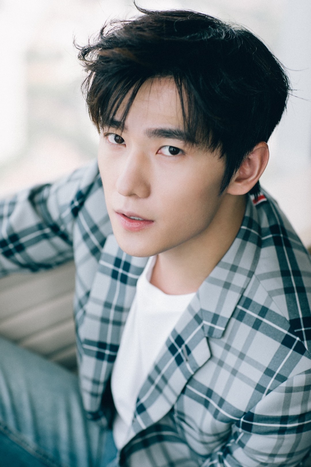 2,鹿晗他和王源俩人年龄,外形,戏路都不一样,就连唱歌的音色也完全