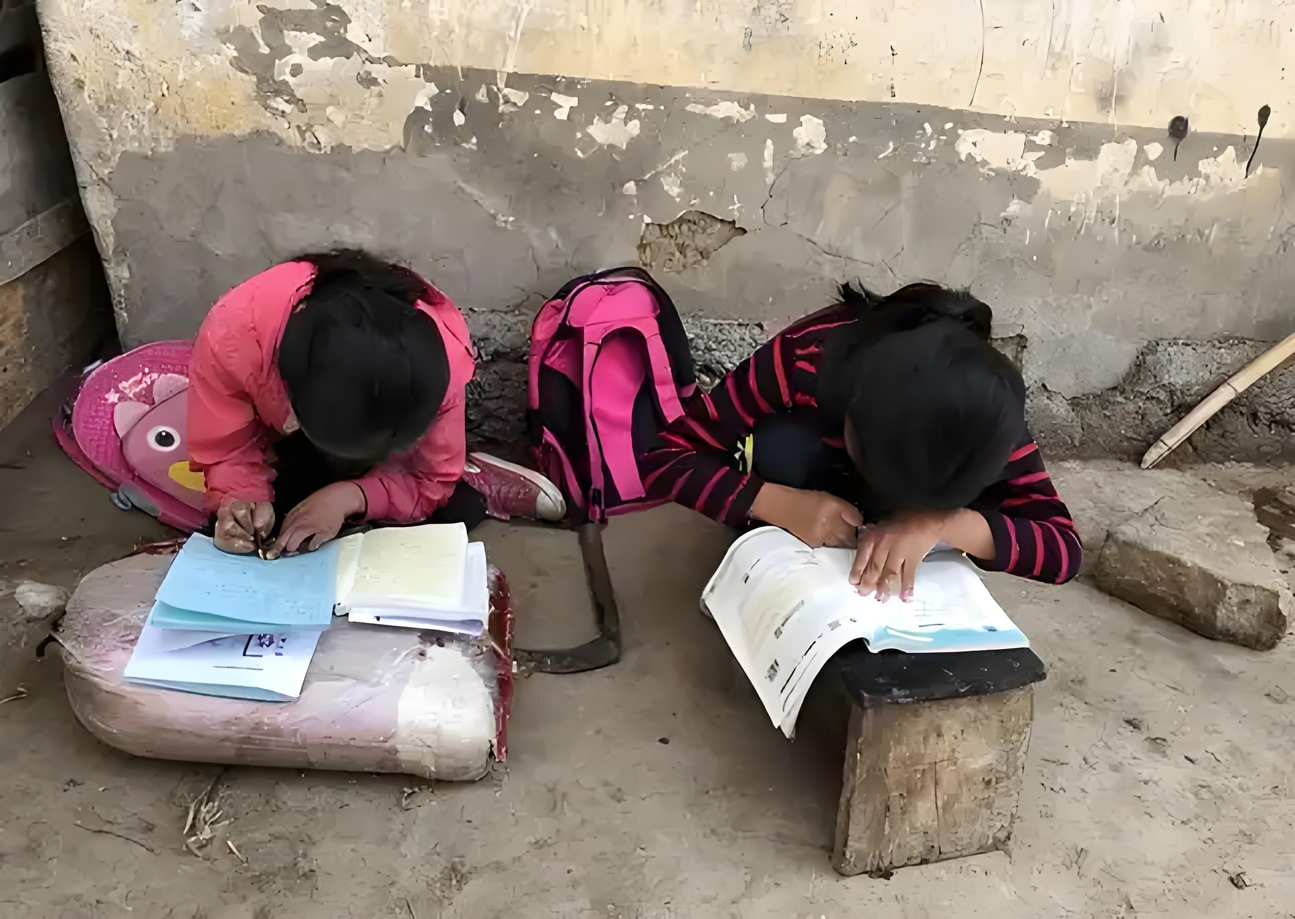 在育儿的道路上,"穷养"与"富养"一直是备受争议的