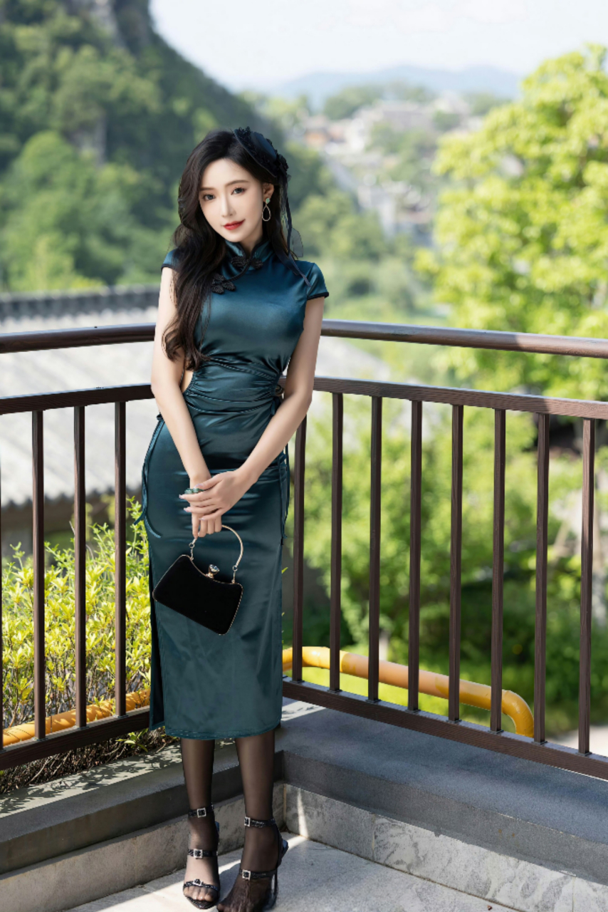 身材丰腴些的女子,才能穿出旗袍的韵味,你觉得是这样吗?