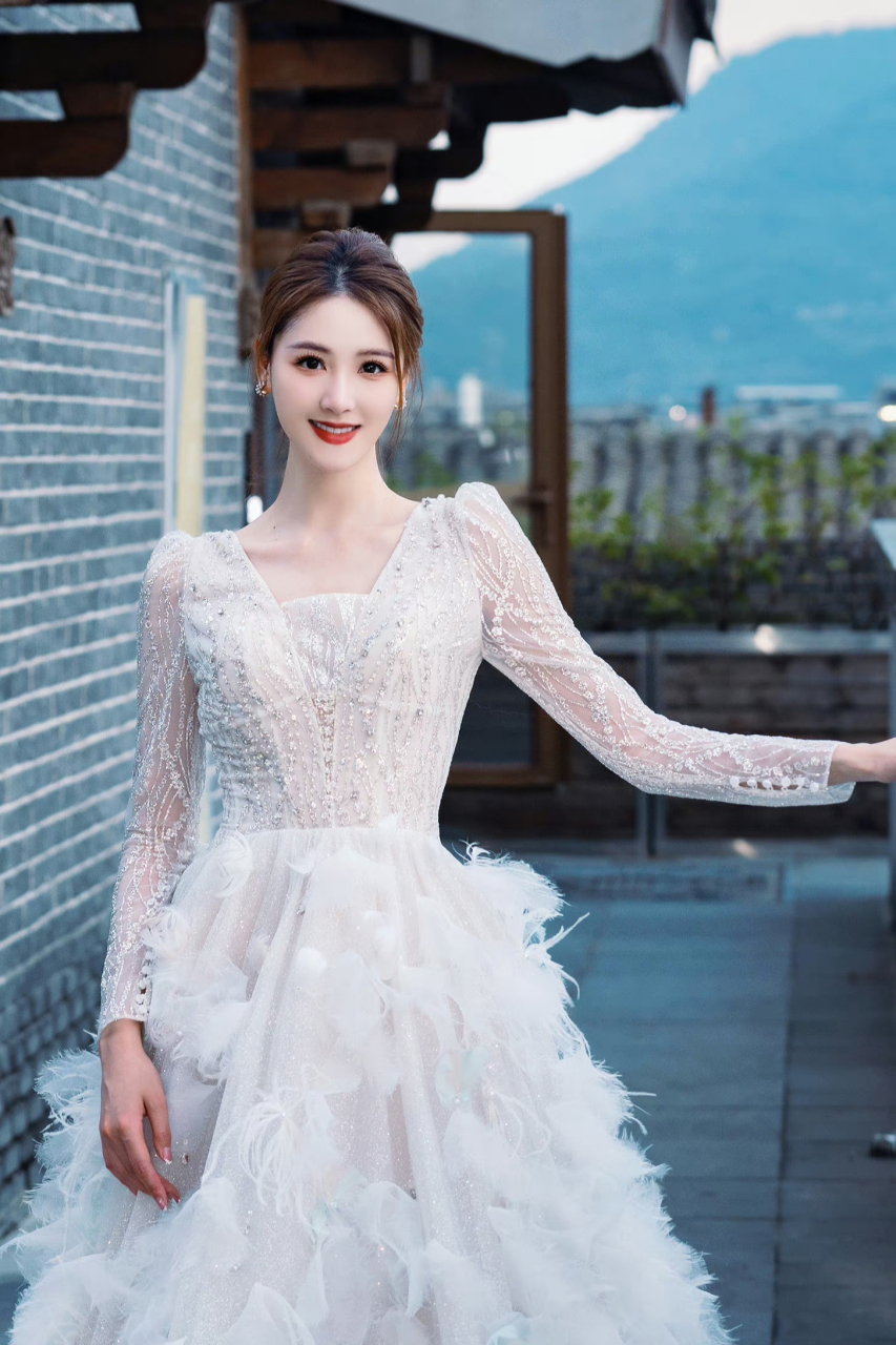 性感美丽的李丹儿,你看到第几张,开始对她心动的?