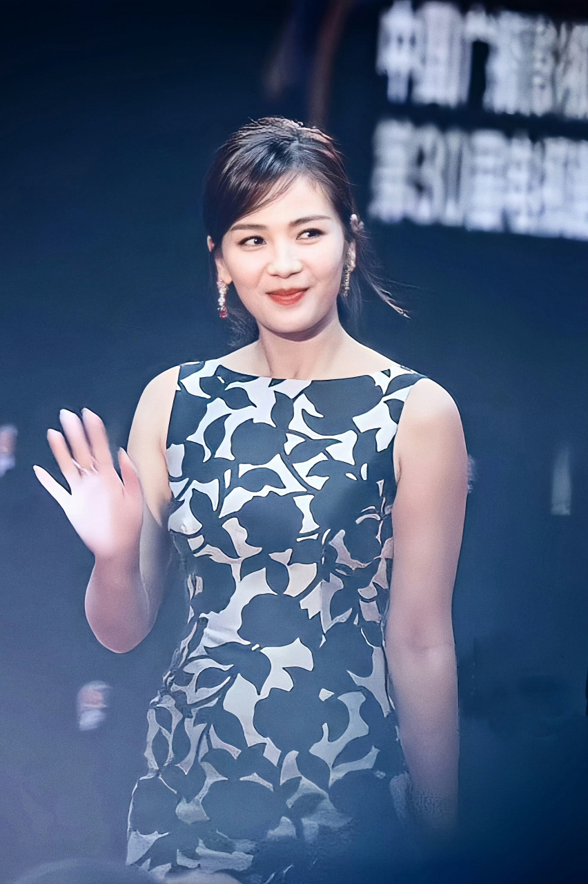 刘涛那双美丽的大眼睛,几乎可以把我融化.