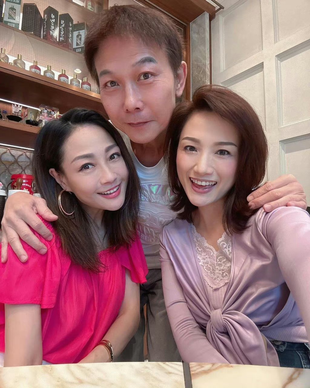 钱小豪,当年的英俊小生,到如今的白发老头,岁月真是一把无情的杀猪刀