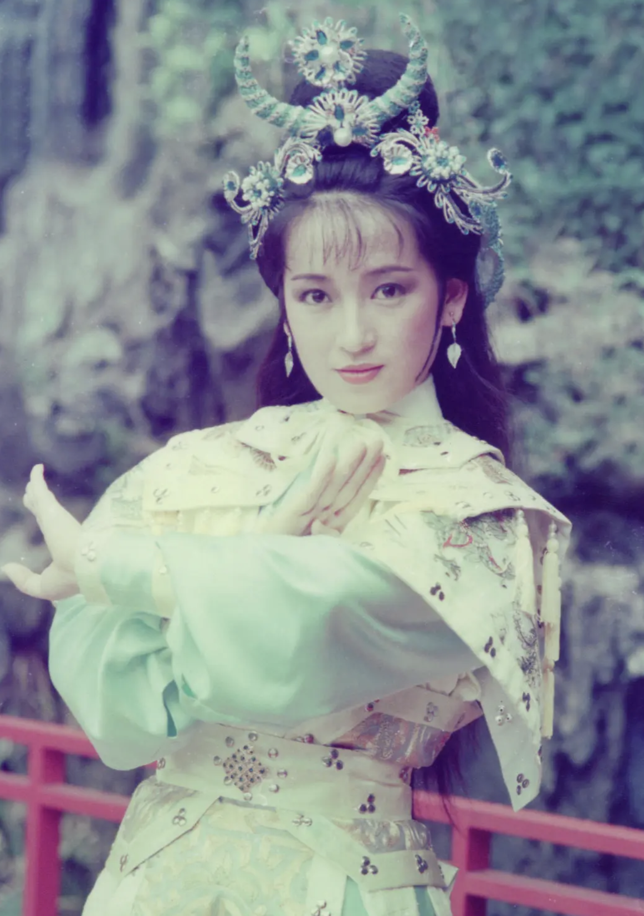 年轻时候的龚慈恩,气质非常惊艳,有颜值,演技又在线,塑造了无数经典