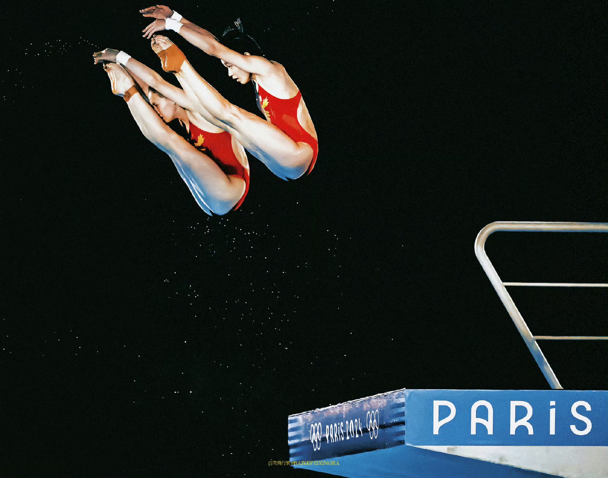 全红婵与陈芋汐,这对跳水双子星,默契程度令人咋舌,动作简直神同步