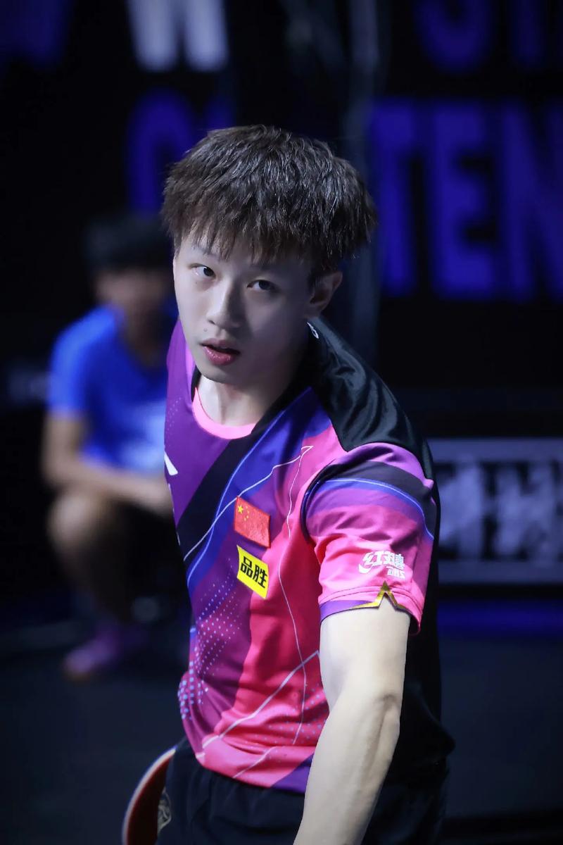 4岁拿起球拍 9岁进入广东省队 11岁南方赛区男单团体