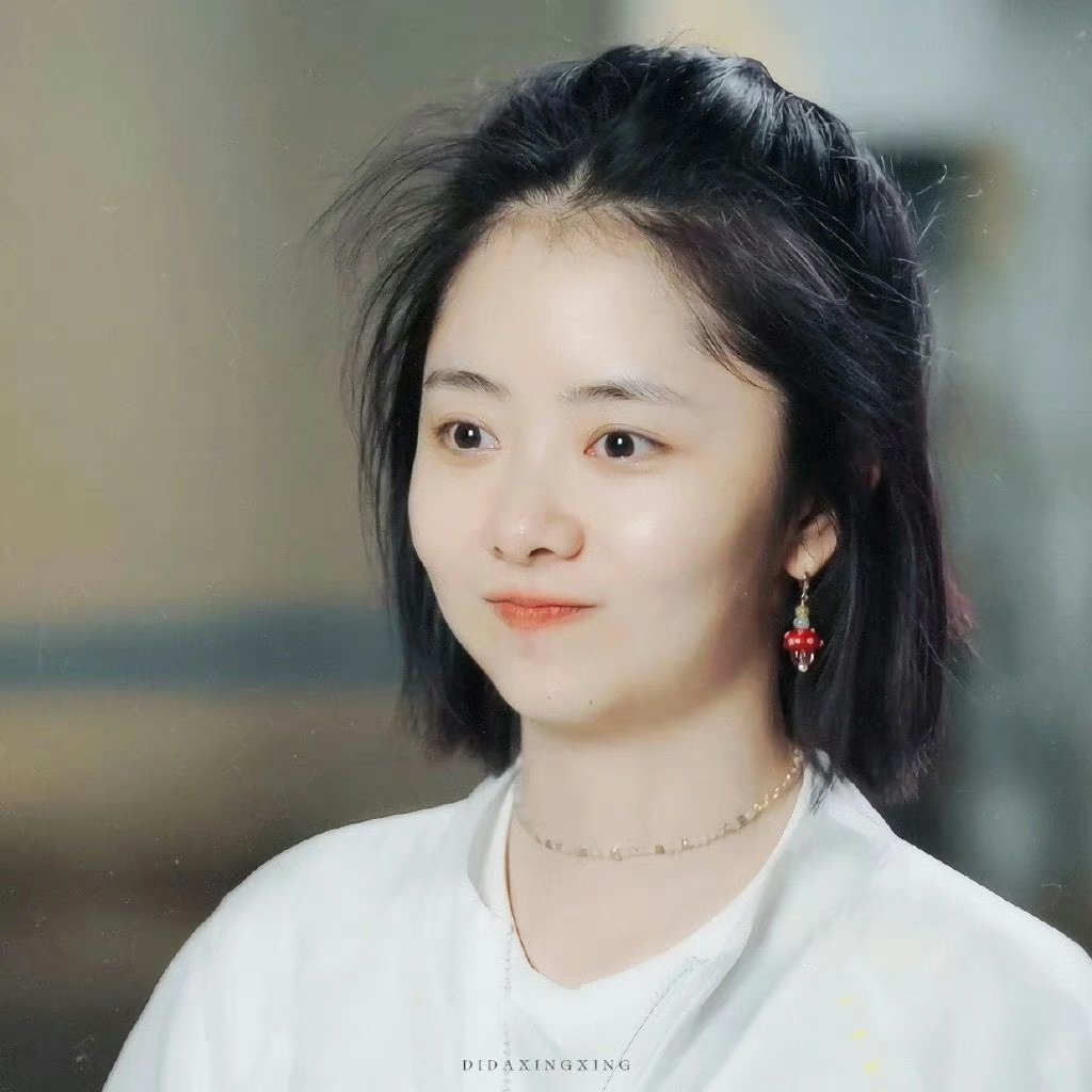 谭松韵看到自己这个素颜状态,估计早就哭晕在厕所了吧!