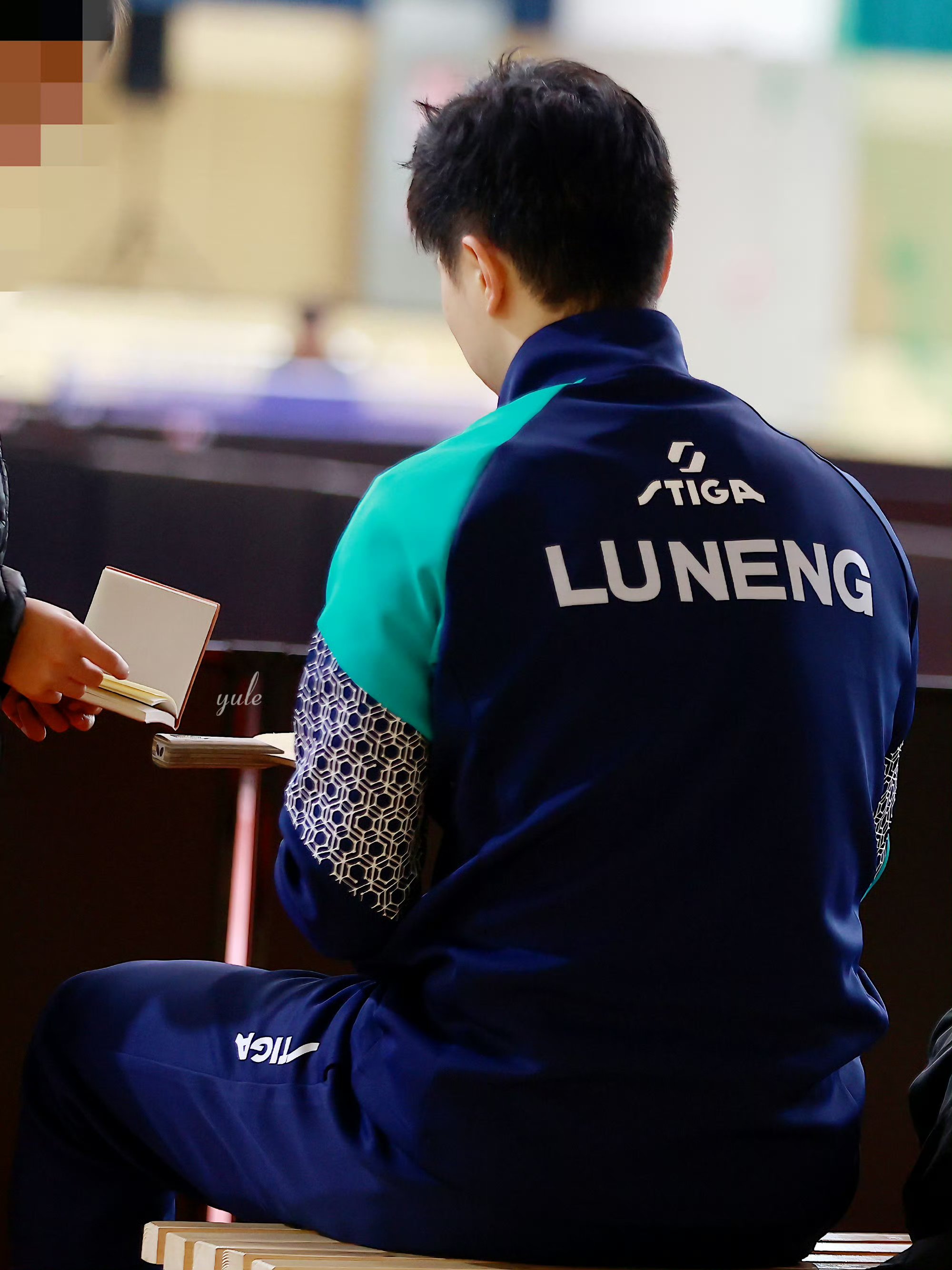 马龙:靠谱的背影![吃瓜][吃瓜][吃瓜]