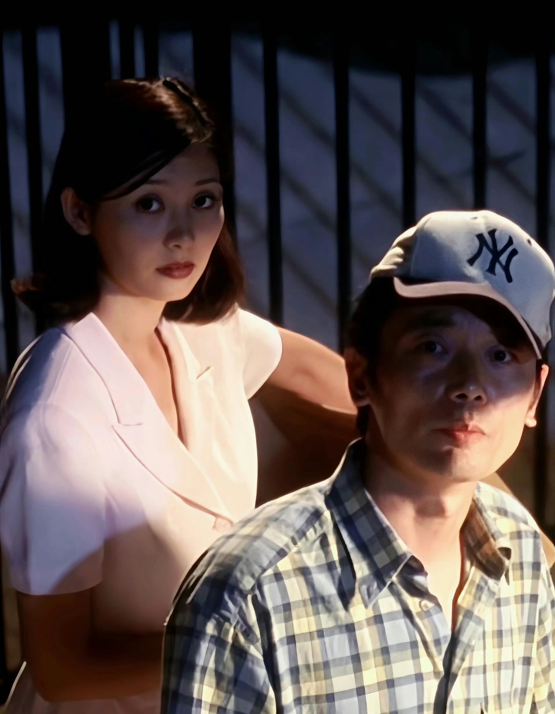 1988年上映的《不见不散》,其中女主角是徐帆,当时正值颜值巅峰,身材