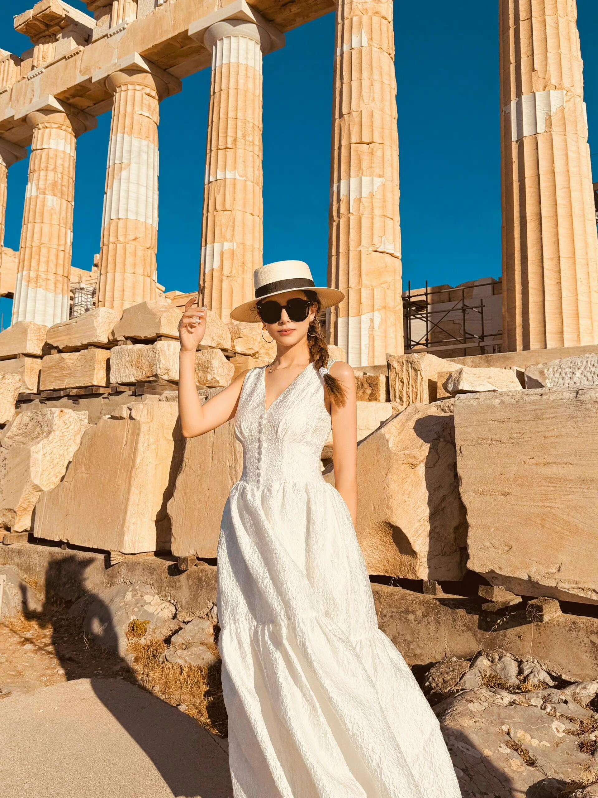 昆凌晒希腊美照,这身材保持得相当丝滑,根本不像生过孩子的人啊!