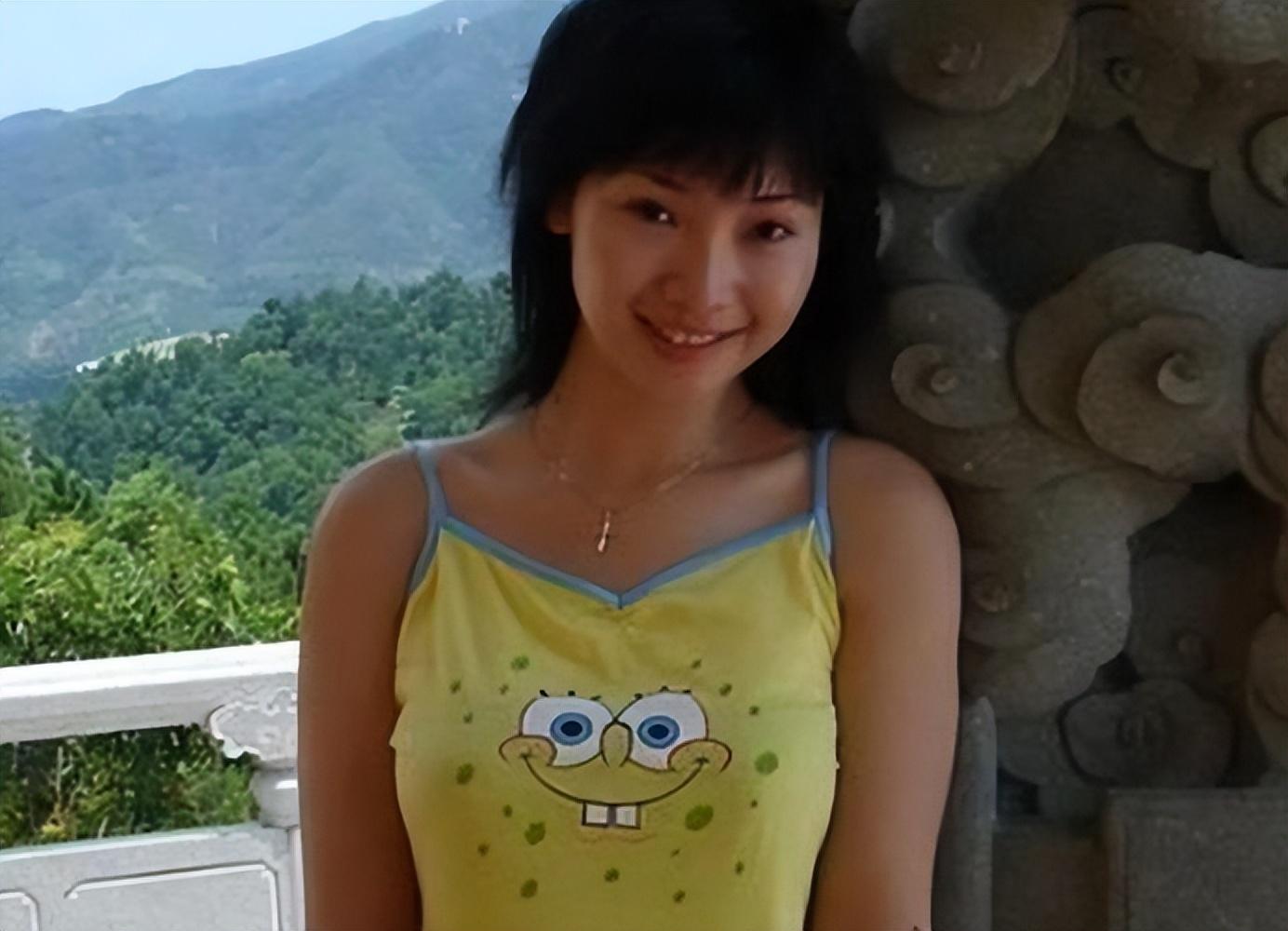 年轻时候的柳岩,与现在判若两人啊!还是年轻时候好看些,原汁原味的!