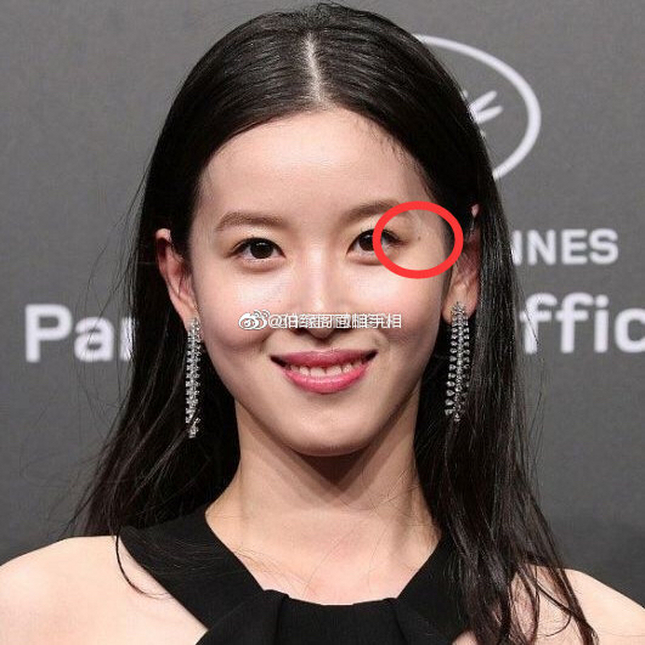 女性眼尾有痣,妨碍婚姻,为离婚多婚的标志.