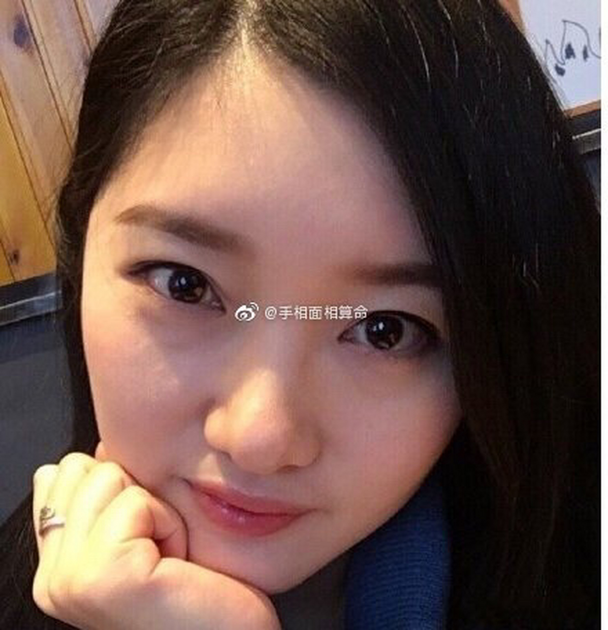 从面相来看明显的大小眼,心思整密,考虑事情周全,非常的聪明,内心比较
