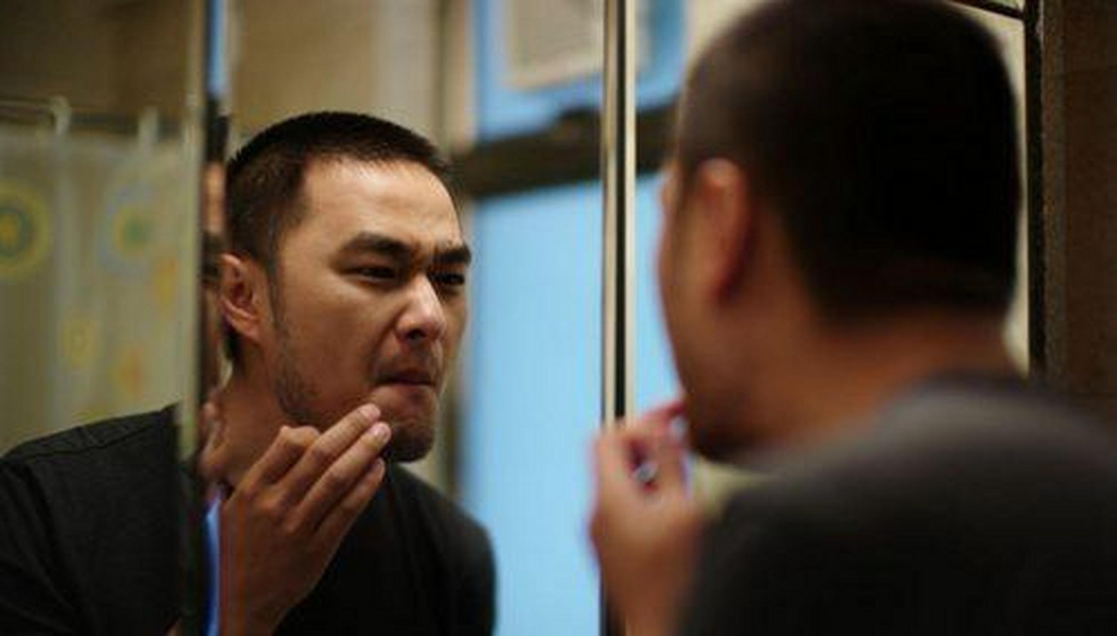 用冯唐的一句话总结起来非常棒:我要用尽我的万种风情,让你在将来