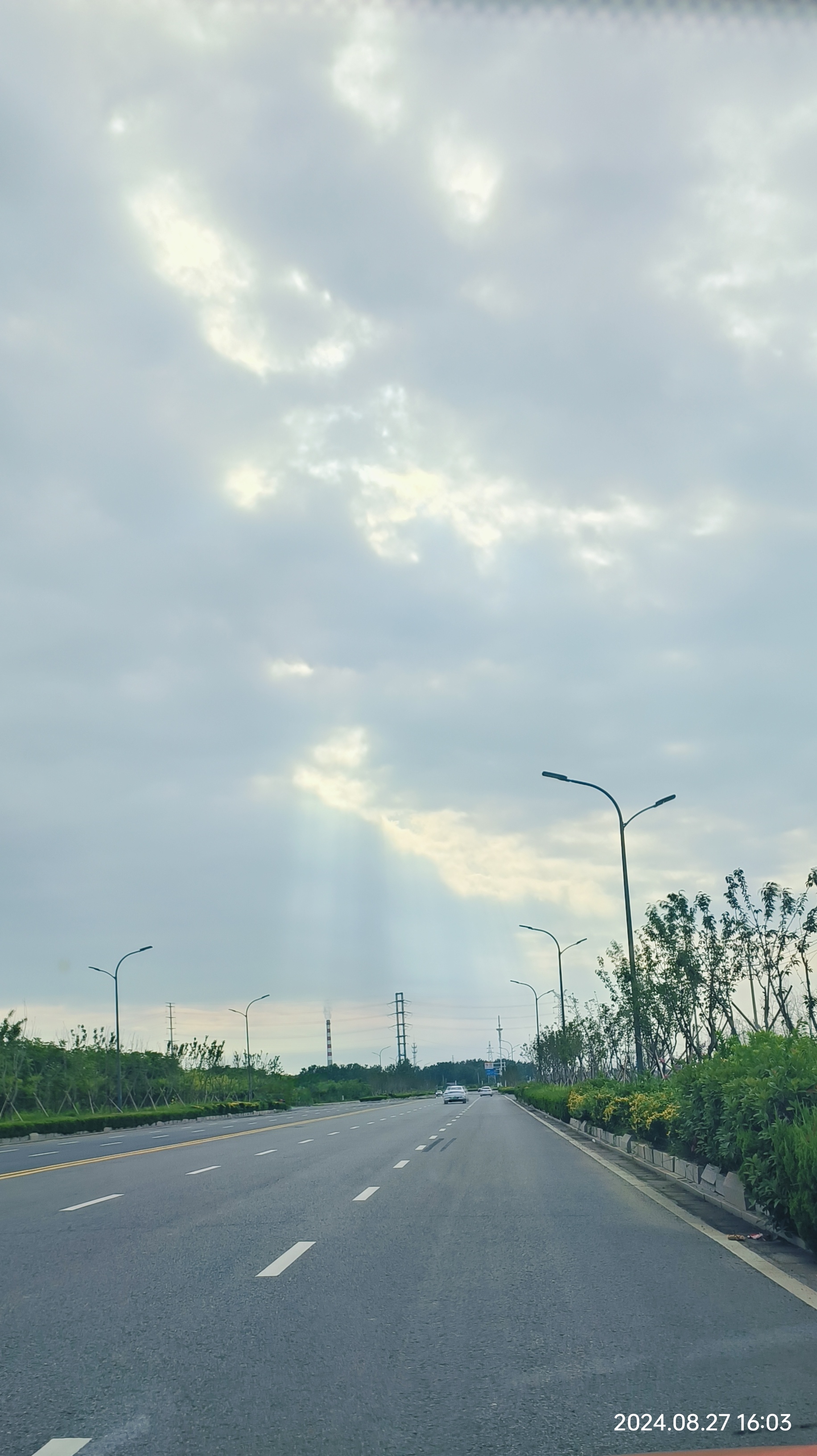 阳光照大地壁纸图片