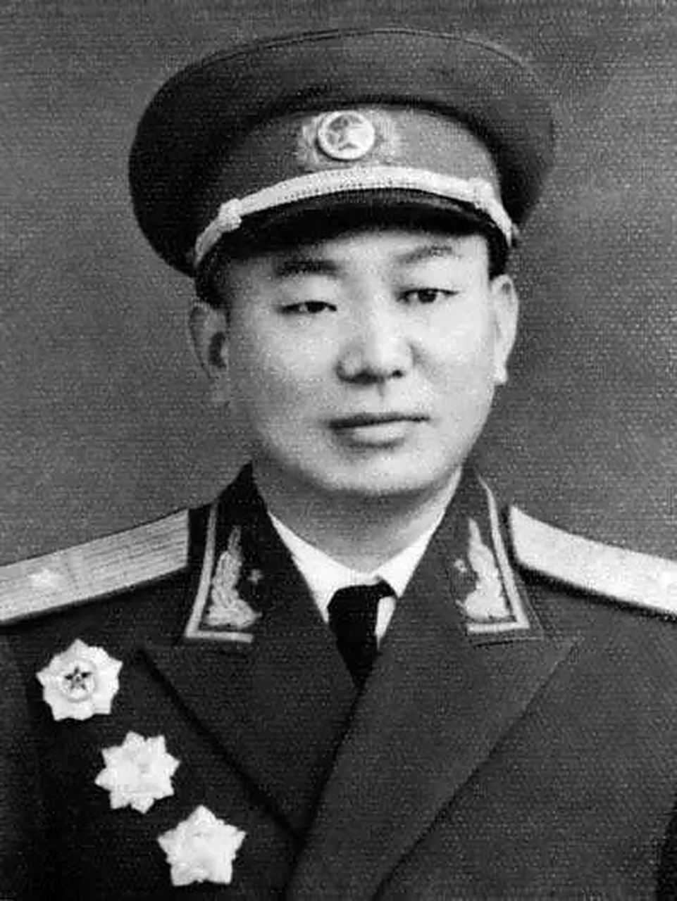 红色血脉底层史观# #底层史观# 方国南将军3岁的时候母亲就去世了,5