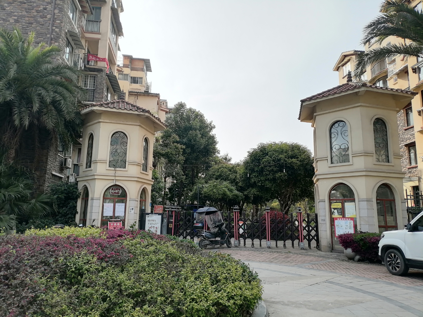 逛街买了酱香饼,真的很好吃 酱香饼味道纯真,味道很正的酱香饼,真的很