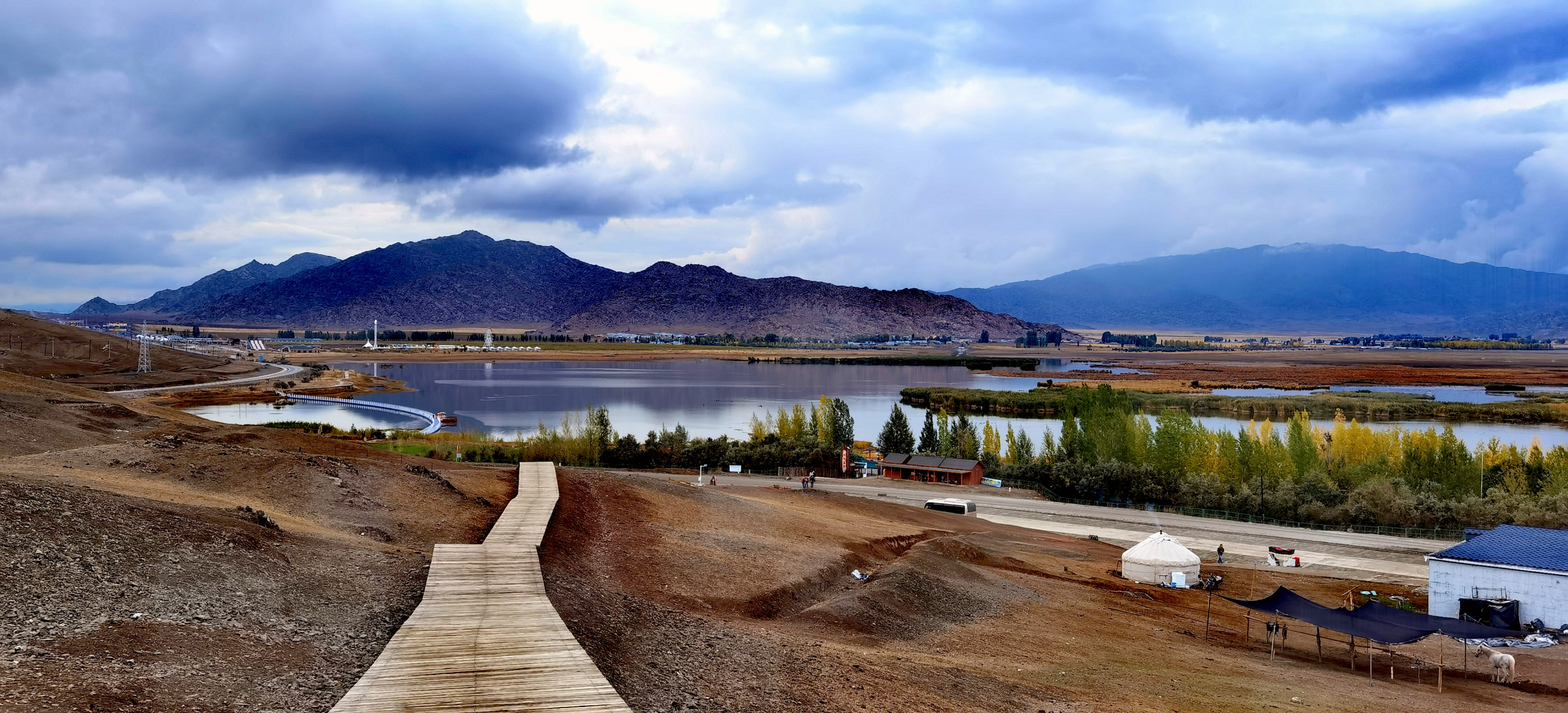 可可苏里景区位于新疆阿勒泰地区富蕴县,是可可托海国家地质公园的