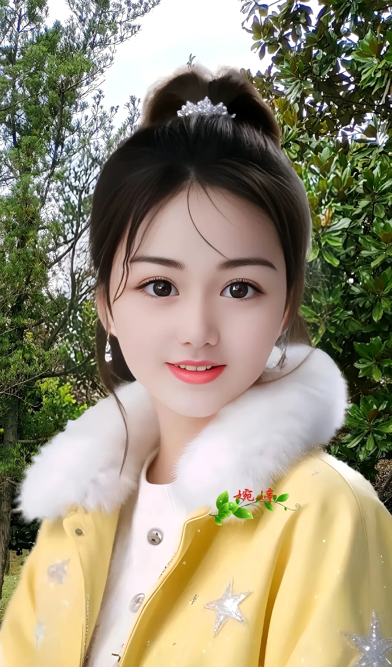 在阳光明媚的日子里,这个小女孩仿佛是青春的化身.