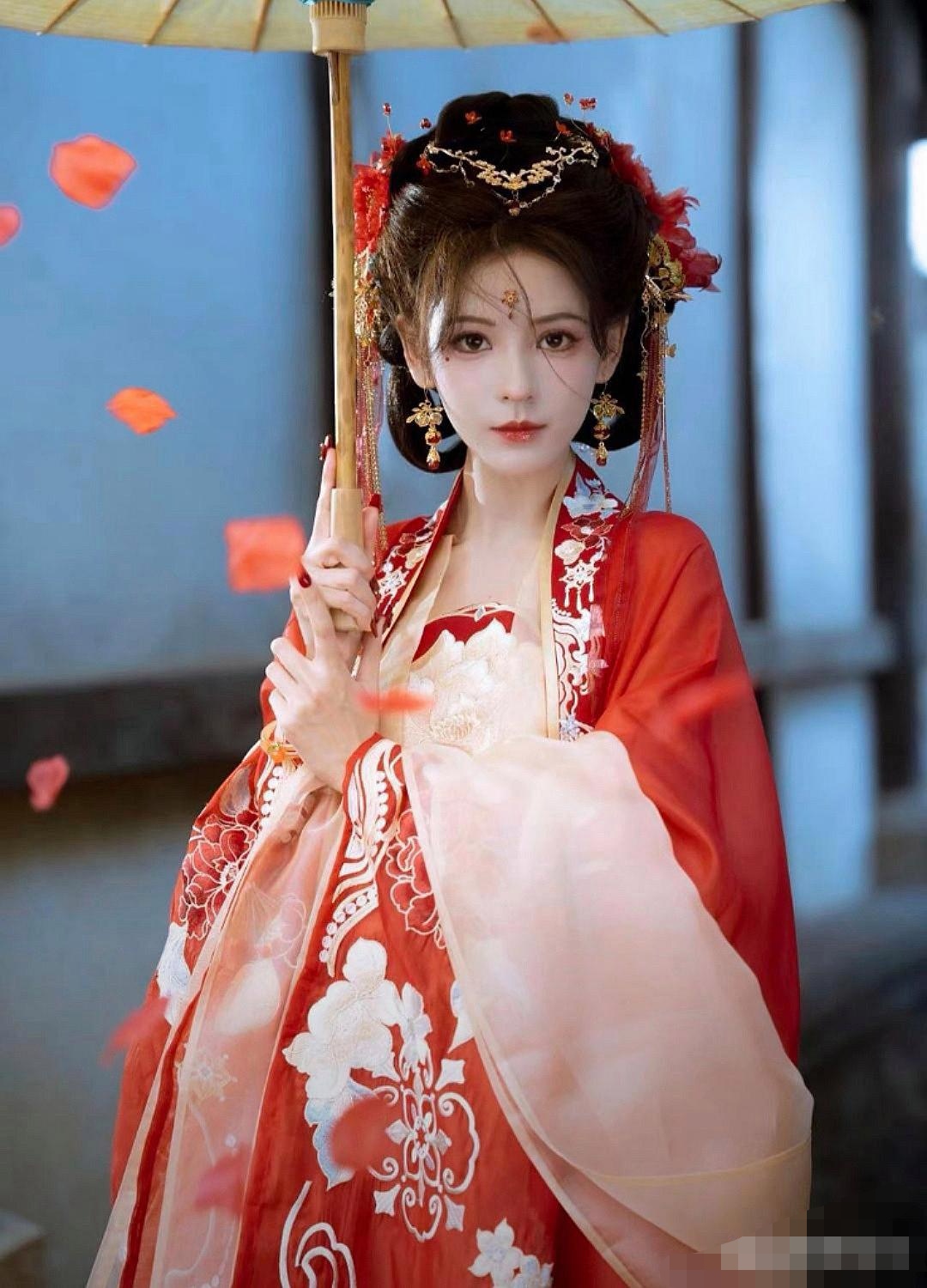 张予曦这个造型妖气十足好美啊[高考必胜][高考必胜][高考必胜][高考