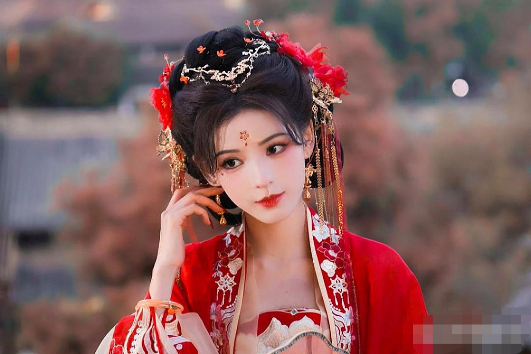 张予曦这个造型妖气十足好美啊[高考必胜][高考必胜][高考必胜][高考