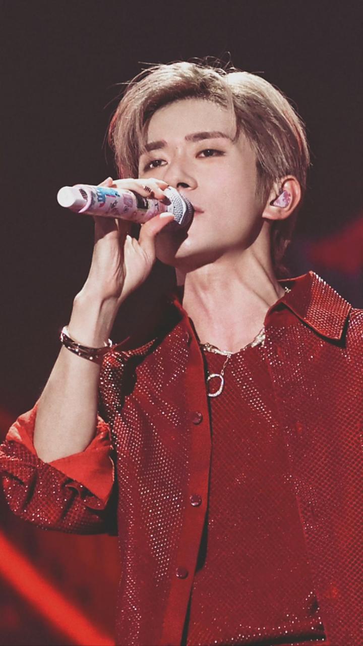 tfboys十年之约演唱会,易烊千玺红钻套装真的好绝,下个十年会更好!