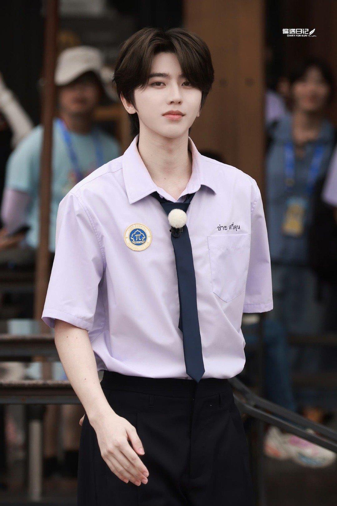 对蔡徐坤有点失望吧……… 我爱了5年…… 现在他被黑成这样…… 挺