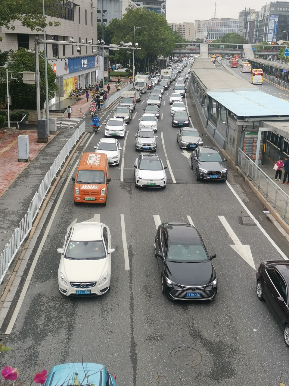 0769♀15广州天河区中山大道(东圃路段),不是拥堵就是阻塞,已成