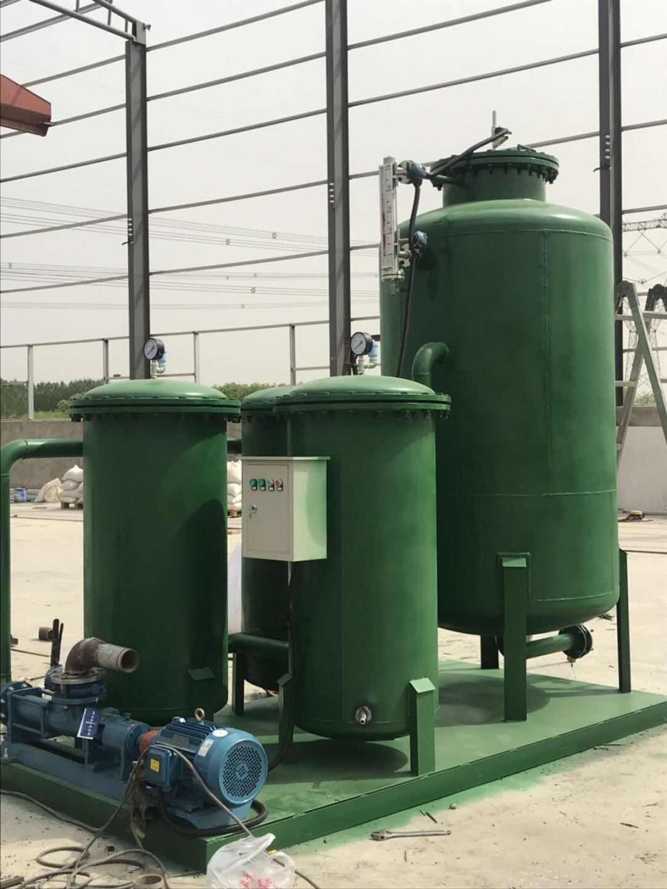 油水分离器滤芯说明: 1] 油水分离器滤芯根据混入油中水分的不同物理