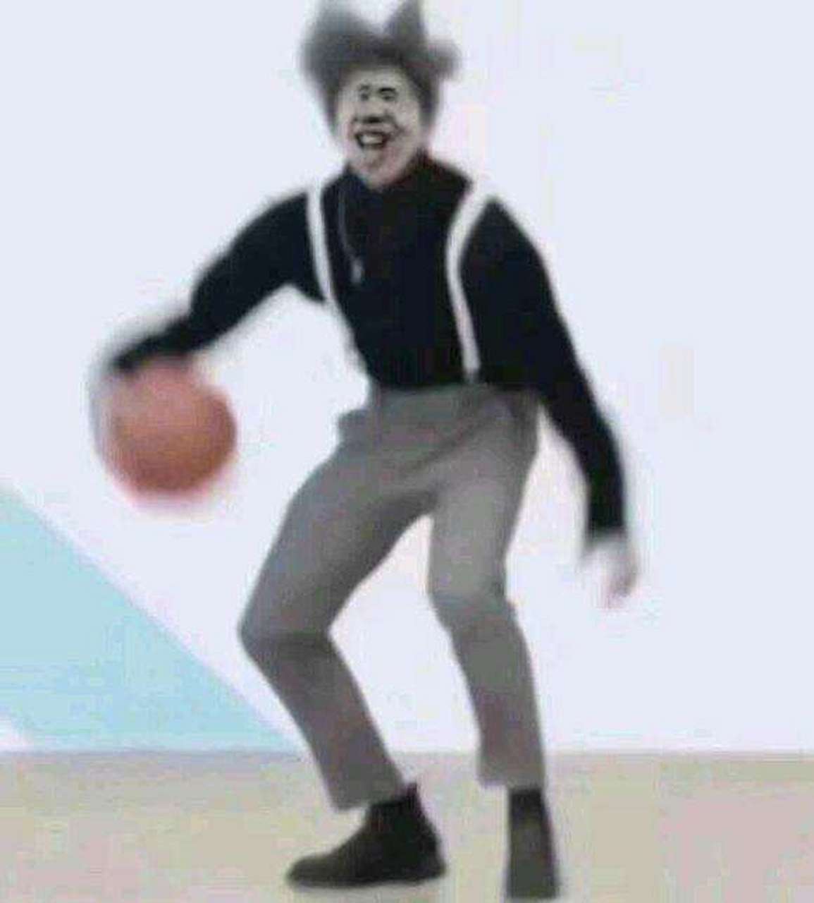 篮球# 我们的蔡徐坤打篮球超厉害的好不好,鸡你太美