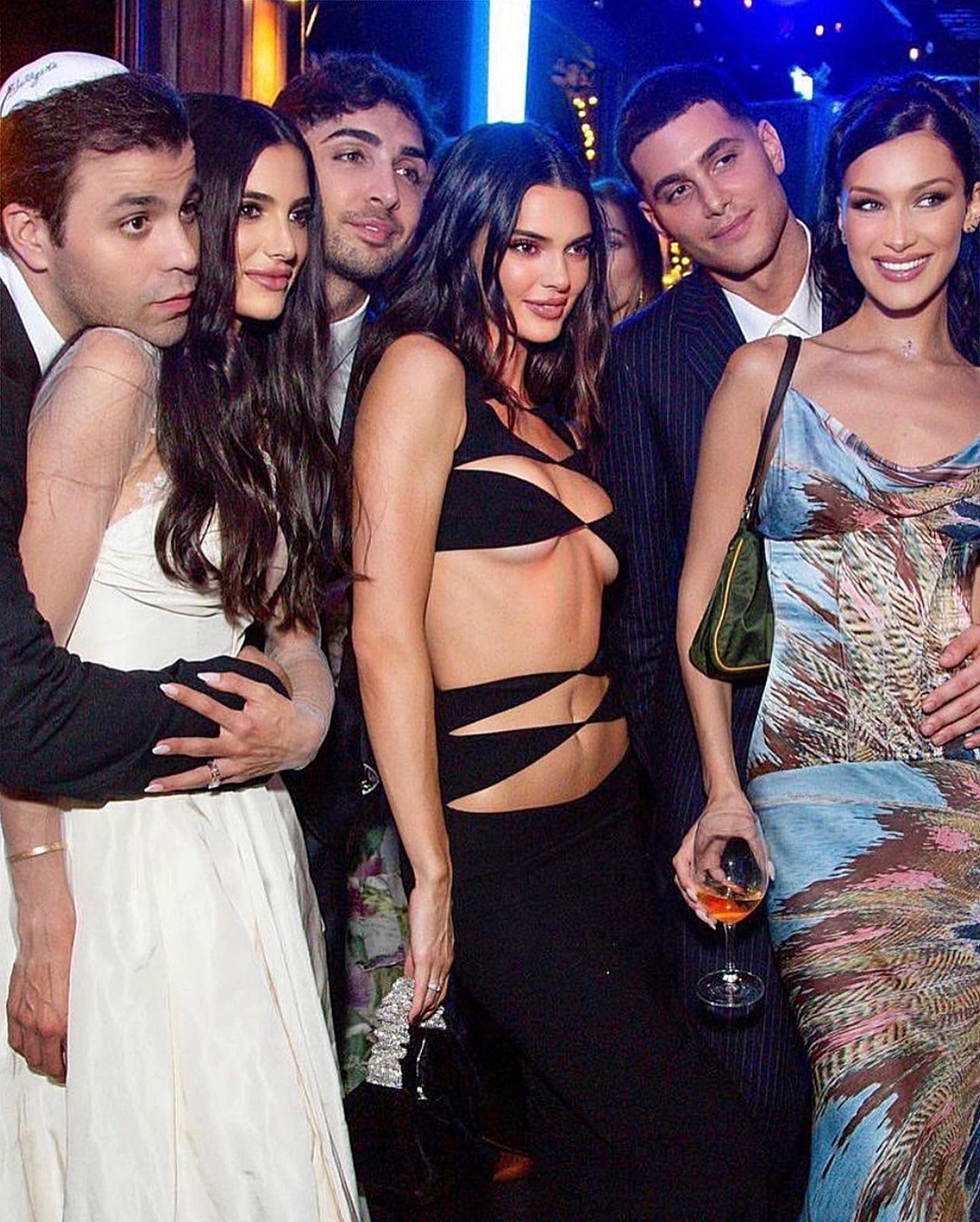 卡戴珊肯豆kendall参加婚礼的一组美图,这件礼服也太美啦#卡戴珊