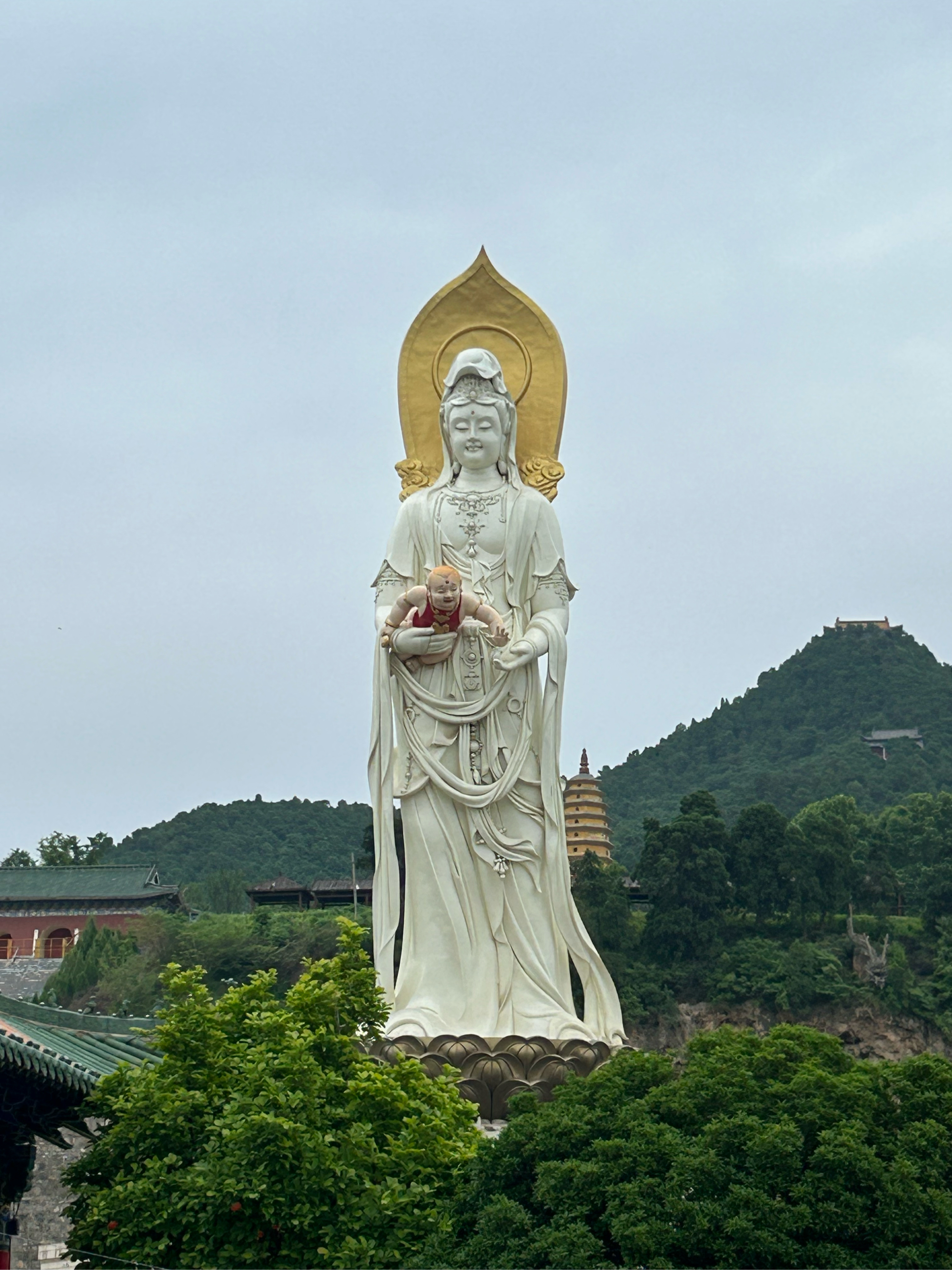 龙潭灵山寺图片