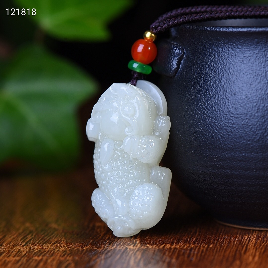 【名称】精致和田玉《貔貅》 【寓意】招财辟邪    天地守护   吉祥